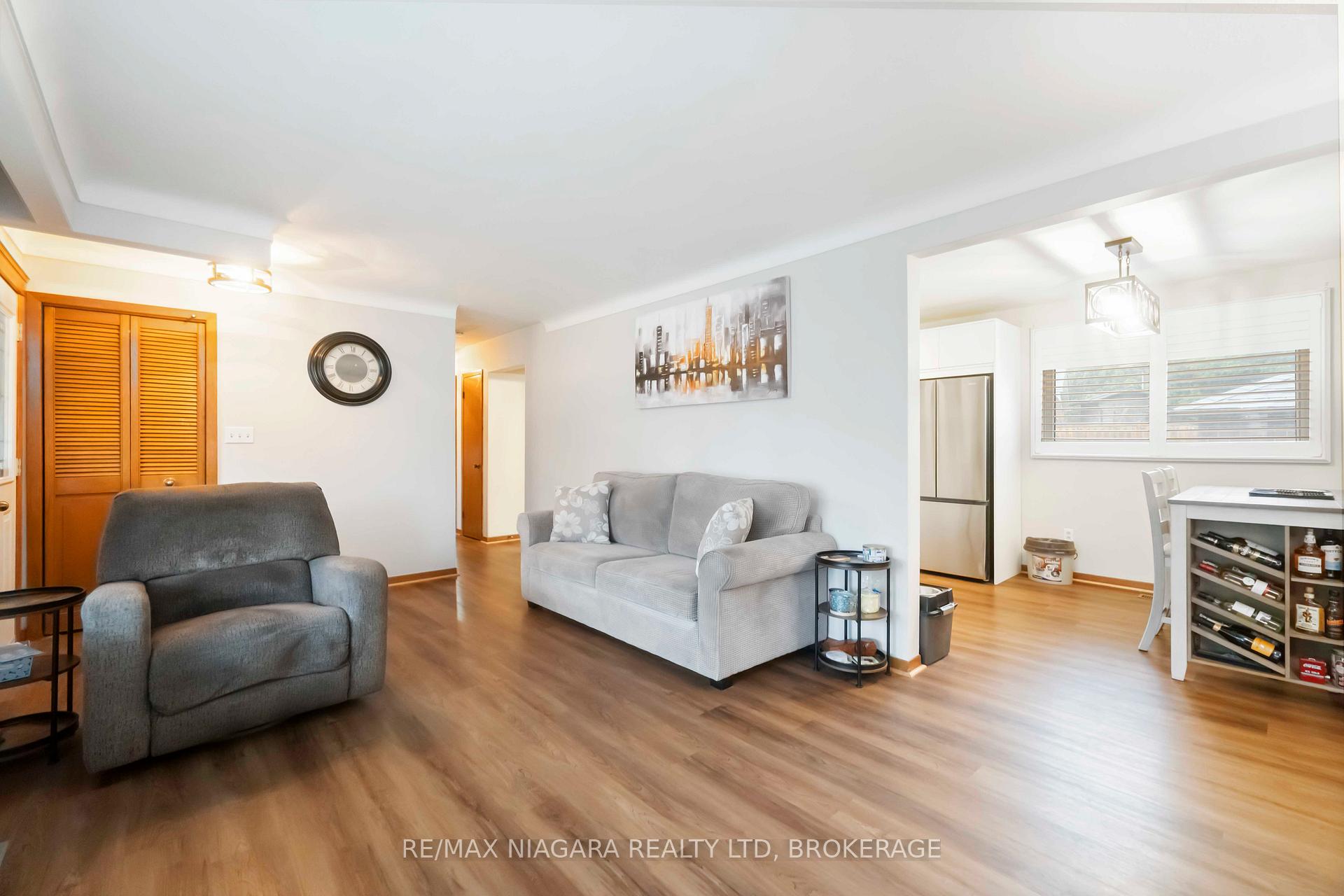 Photo 8 of 4075 Pettit Avenue, Niagara Falls, Morrison — HOMEH