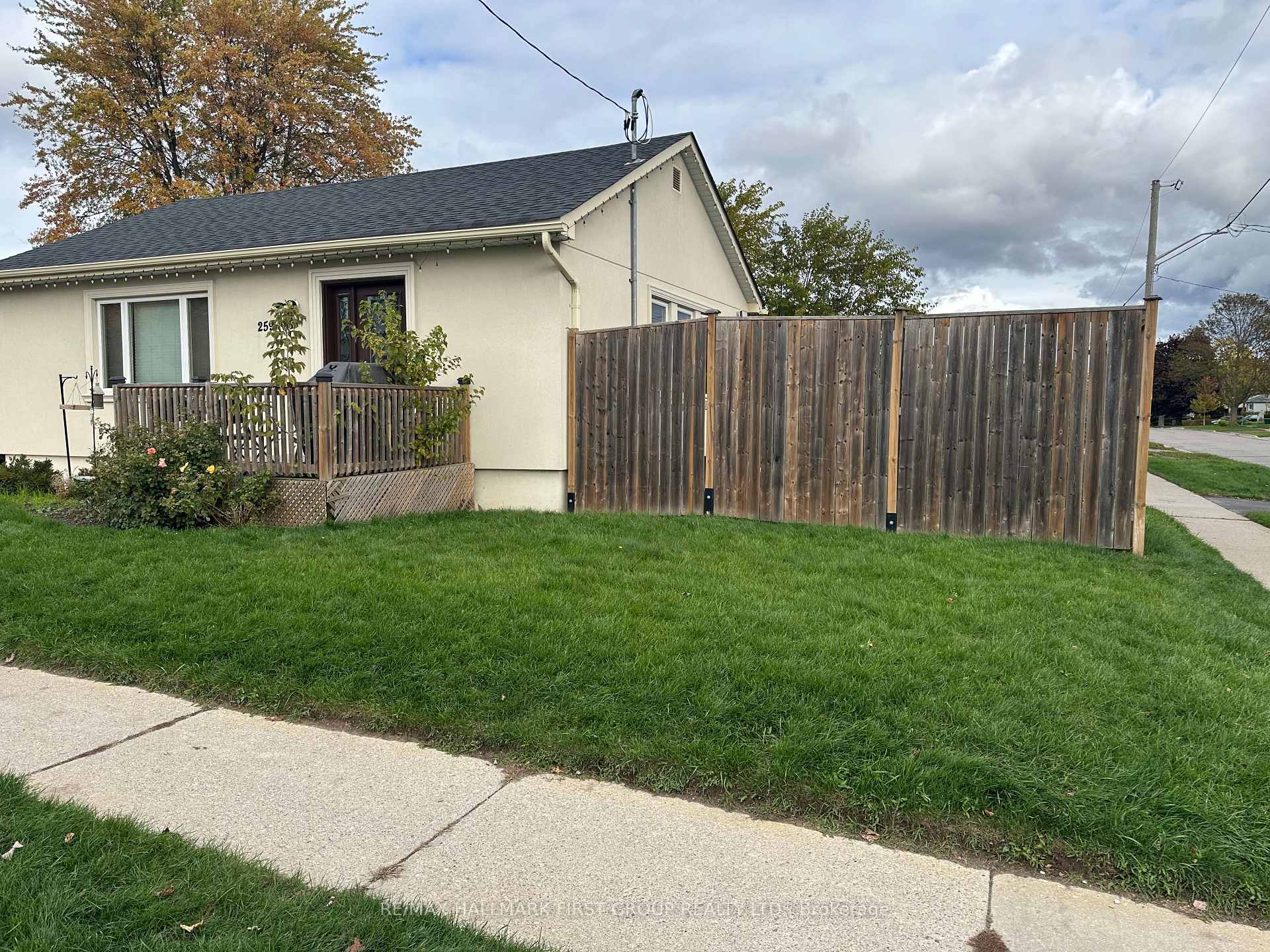 Photo 2 of 259 Stevenson Road N, Oshawa, McLaughlin — HOMEH