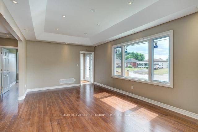 Photo 8 of 259 Stevenson Road N, Oshawa, McLaughlin — HOMEH
