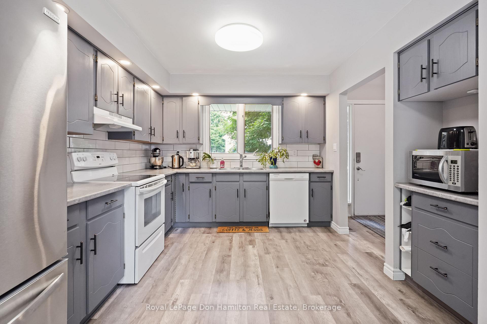 Photo 11 of 410 Elma Street E, North Perth, Listowel — HOMEH