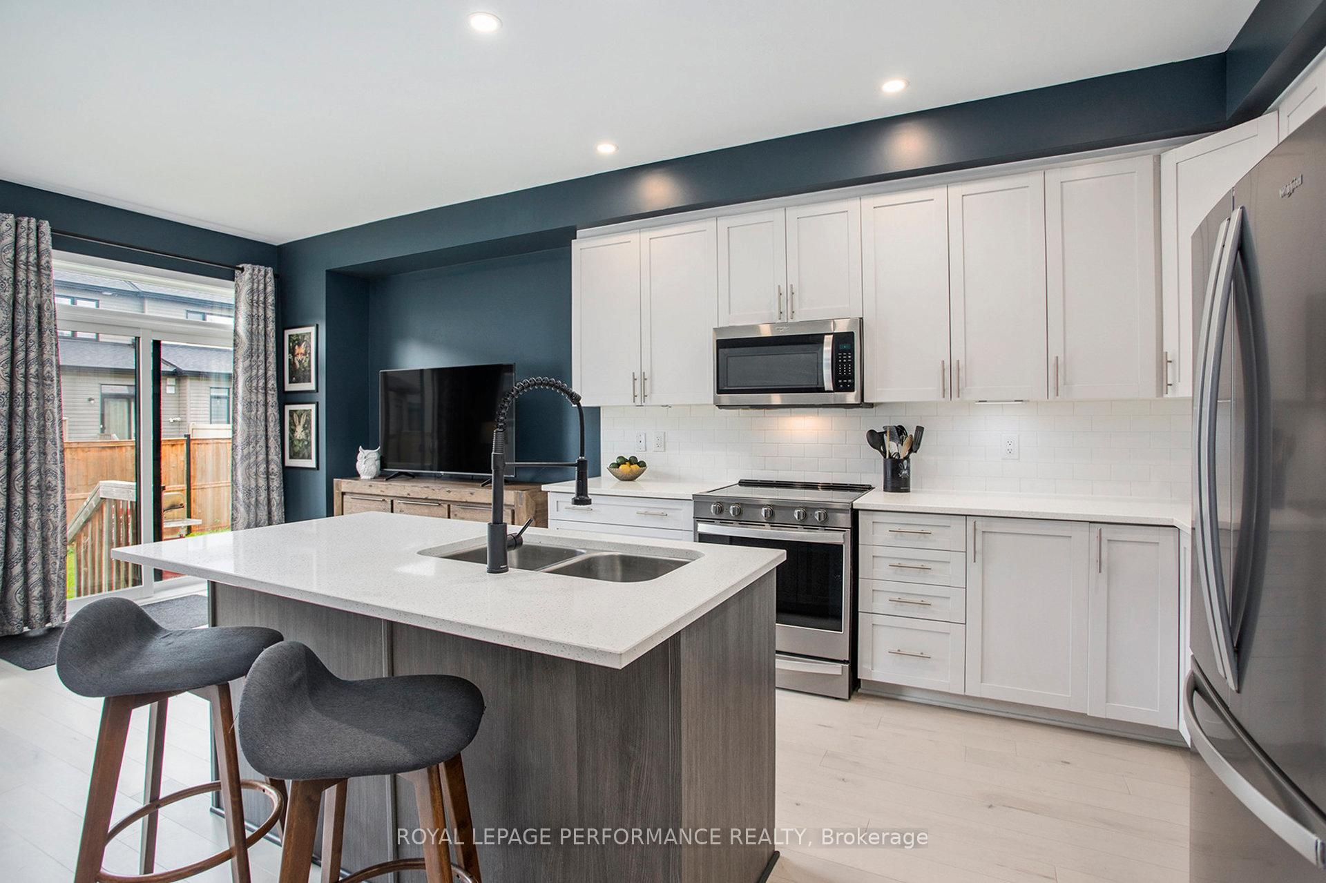 Photo 2 of 323 Joshua Street, Ottawa, Mer Bleue/Bradley Estates/Anderson Park — HOMEH