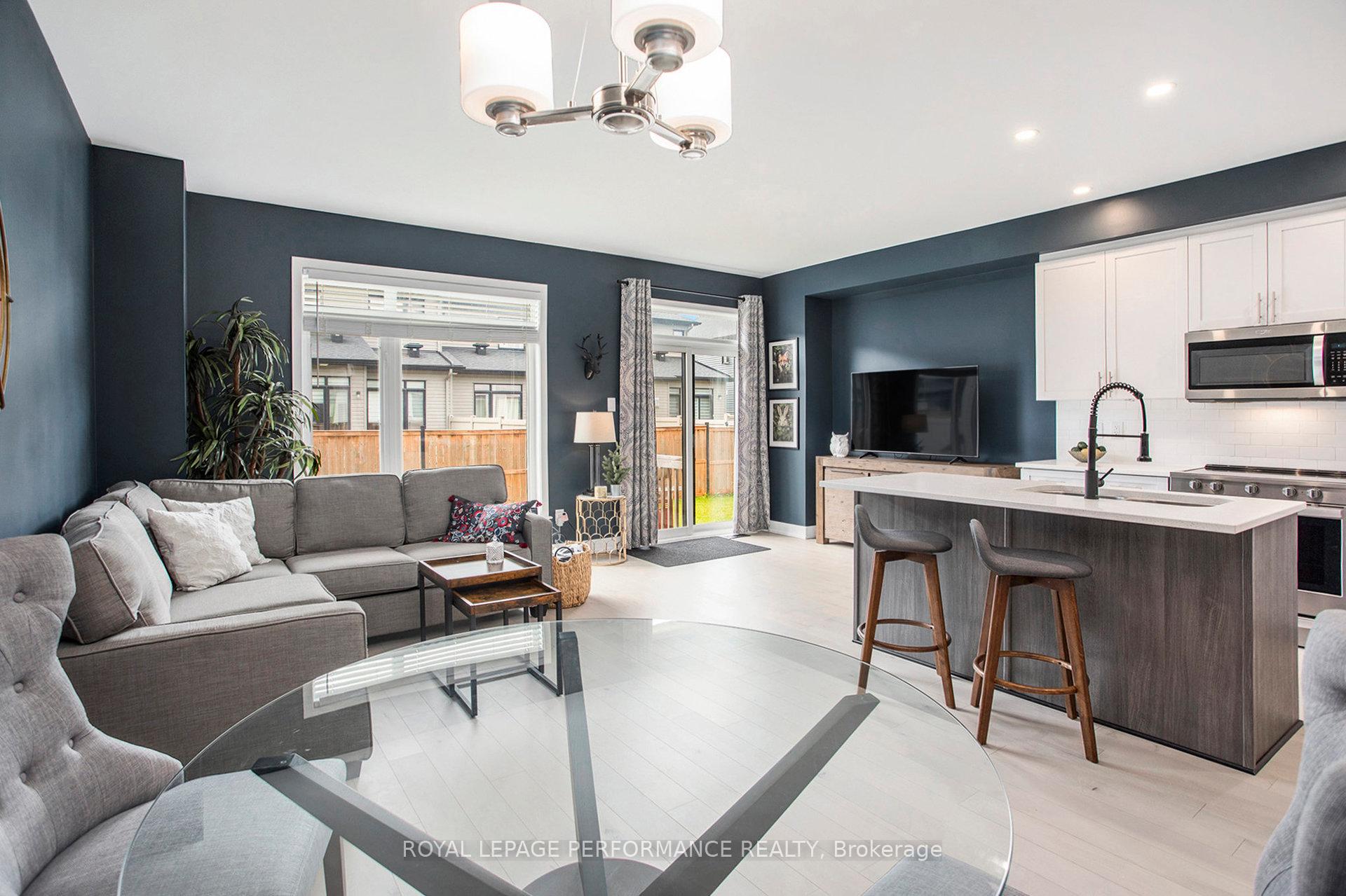 Photo 4 of 323 Joshua Street, Ottawa, Mer Bleue/Bradley Estates/Anderson Park — HOMEH