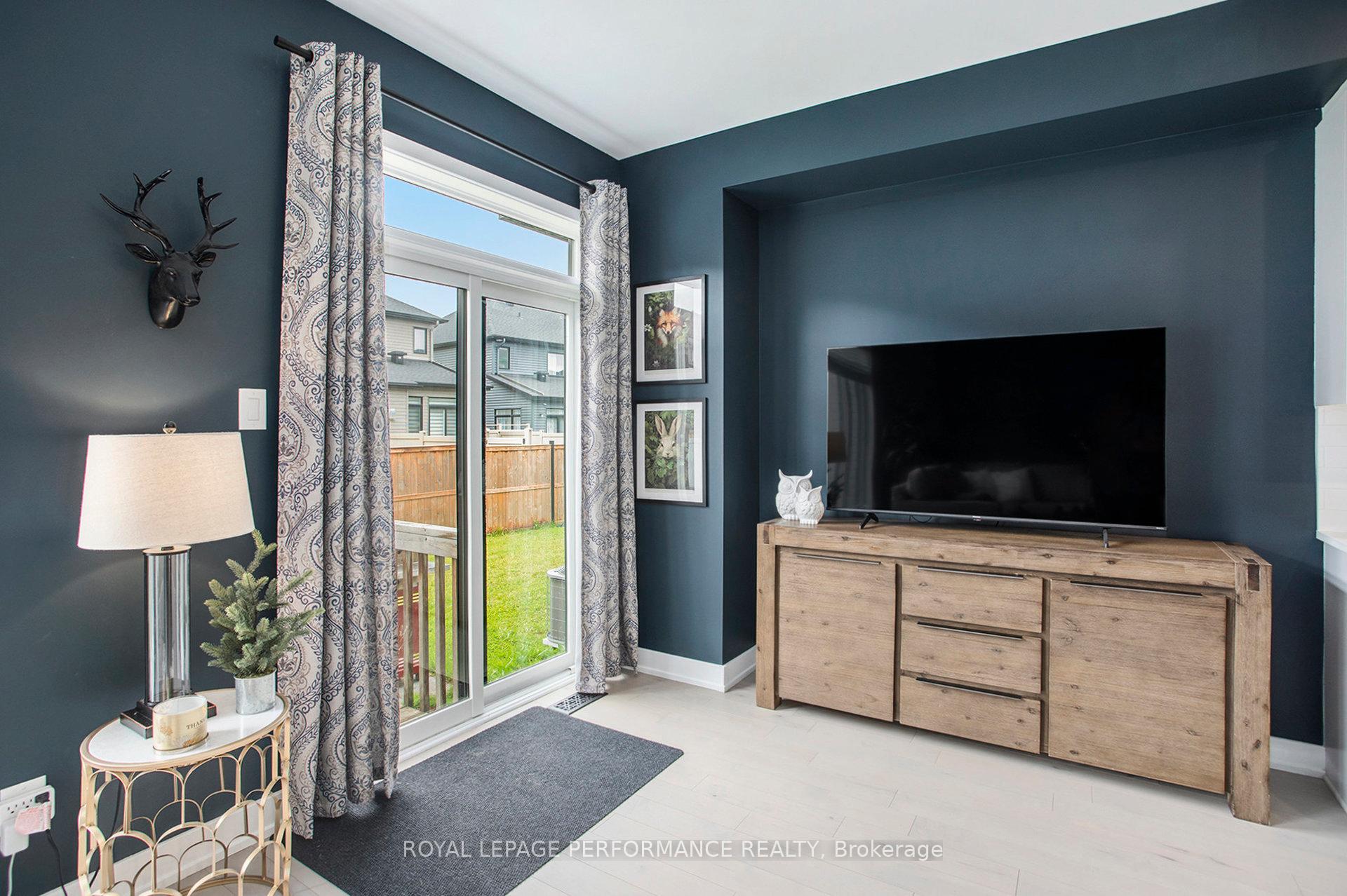 Photo 10 of 323 Joshua Street, Ottawa, Mer Bleue/Bradley Estates/Anderson Park — HOMEH