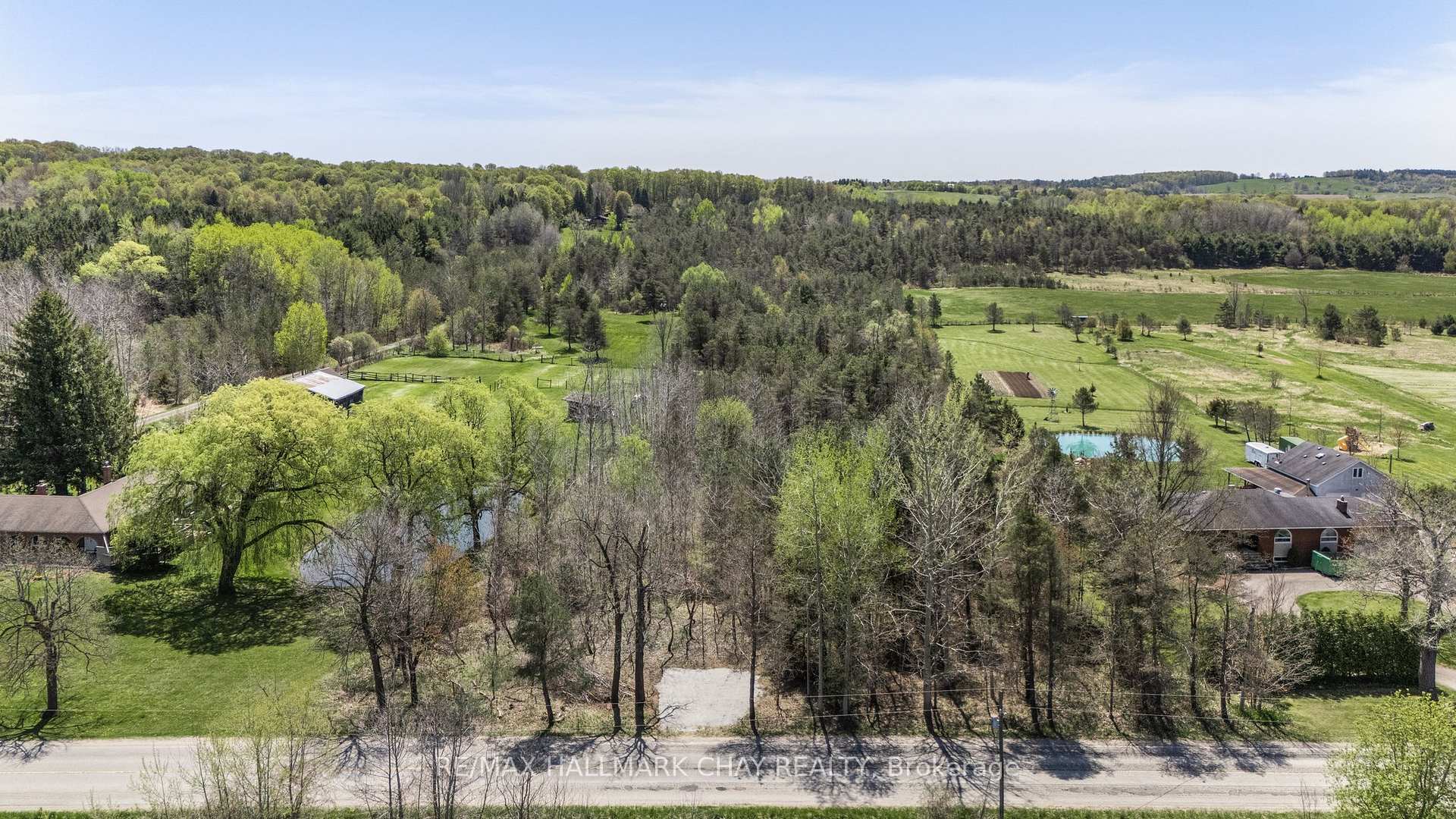Photo 3 of 5945 4th Line, New Tecumseth, Rural New Tecumseth — HOMEH