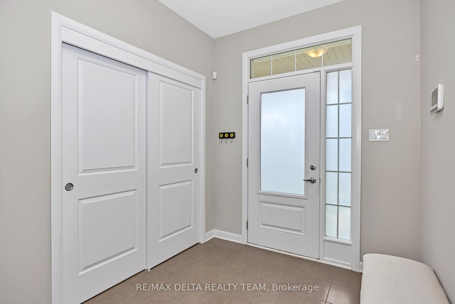 Photo 3 of 270 Aquarium Avenue, Ottawa, Avalon West — HOMEH