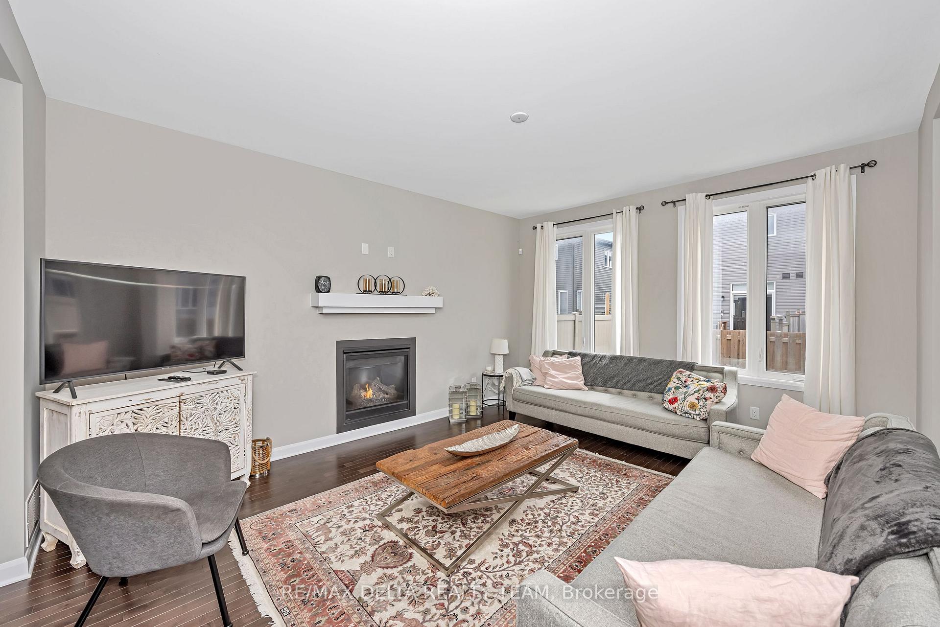 Photo 4 of 270 Aquarium Avenue, Ottawa, Avalon West — HOMEH