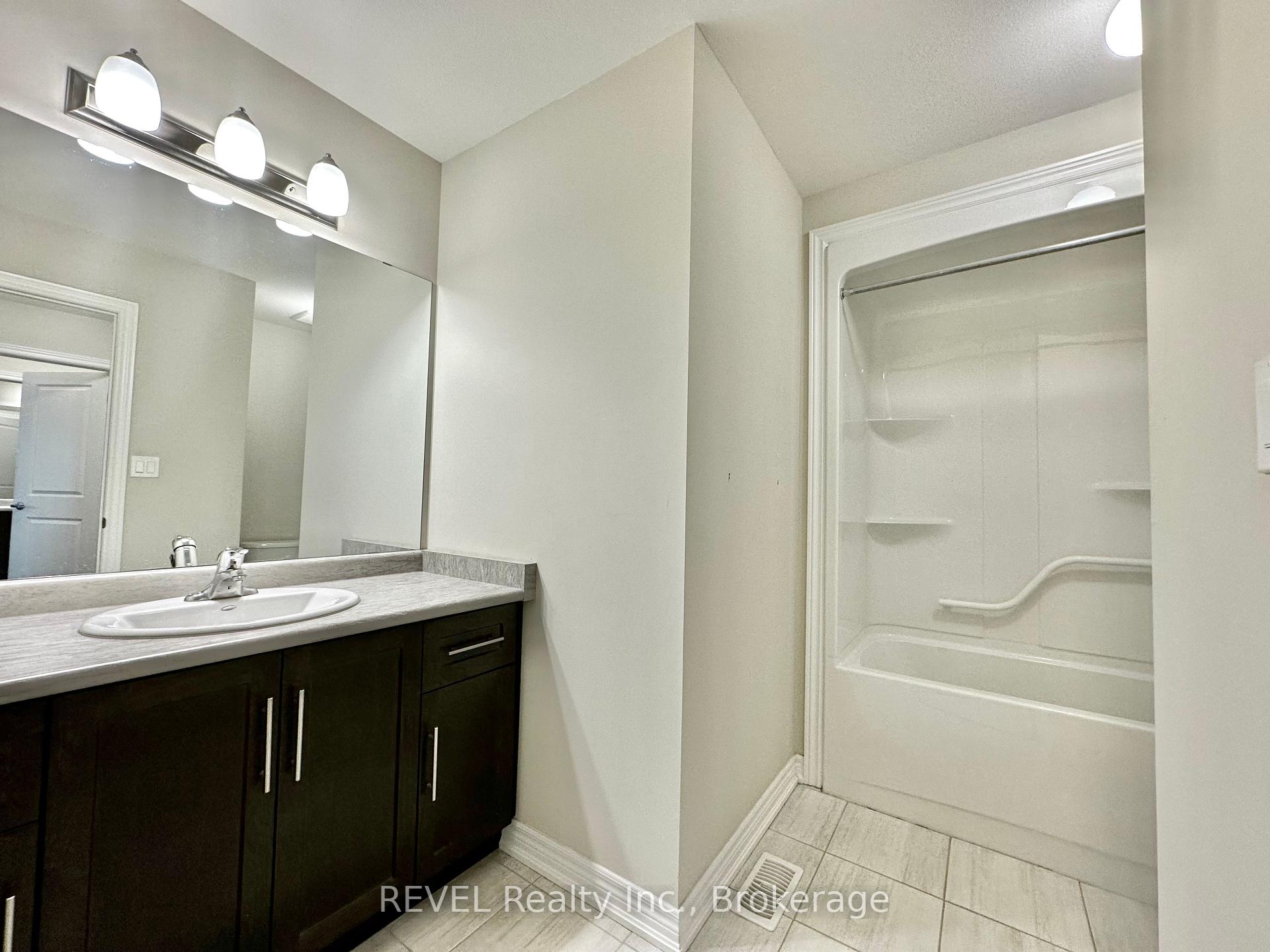 Photo 25 of 46 Summersides Boulevard E, Pelham, Fonthill — HOMEH
