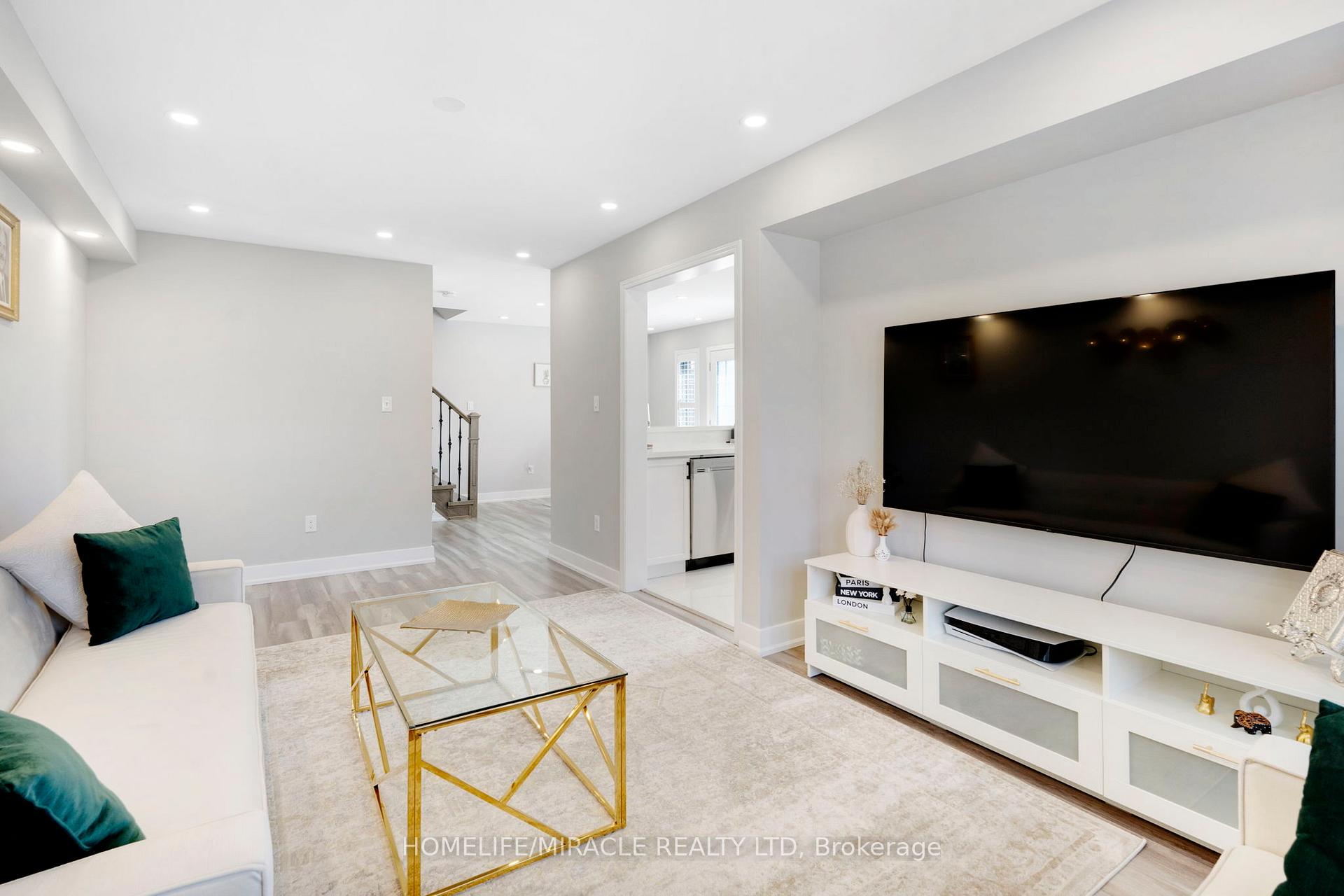 Photo 23 of 254 Mortimer Crescent, Milton, Harrison — HOMEH