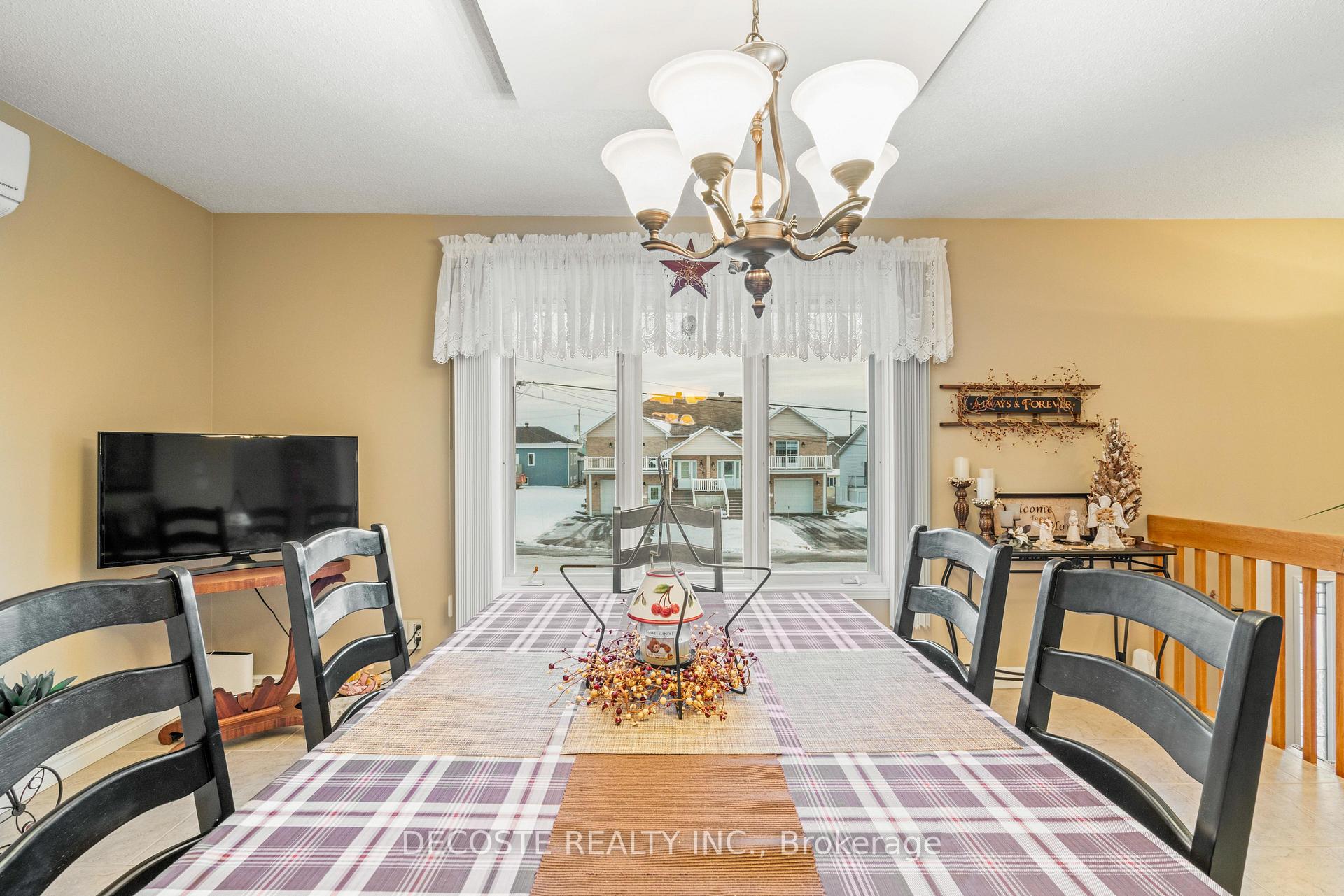 Photo 10 of 75 Tonia Street, North Glengarry, Alexandria — HOMEH
