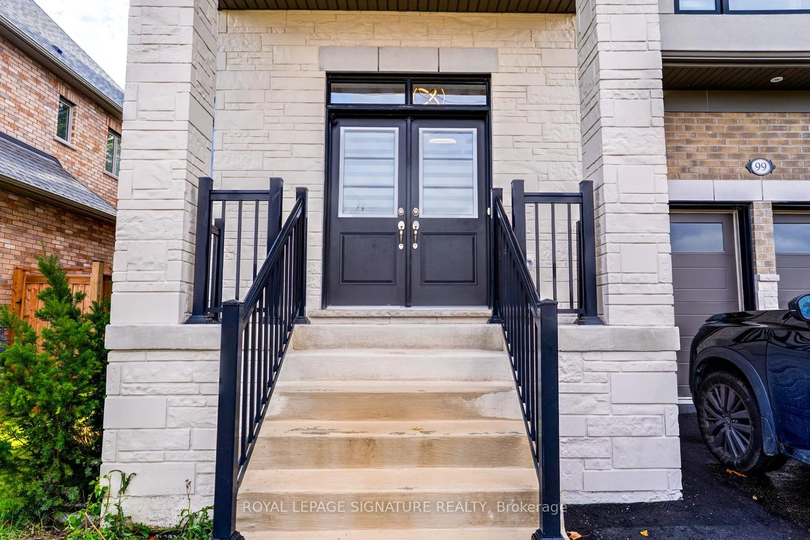 Photo 2 of 99 Bethpage Crescent, Newmarket, Glenway Estates — HOMEH