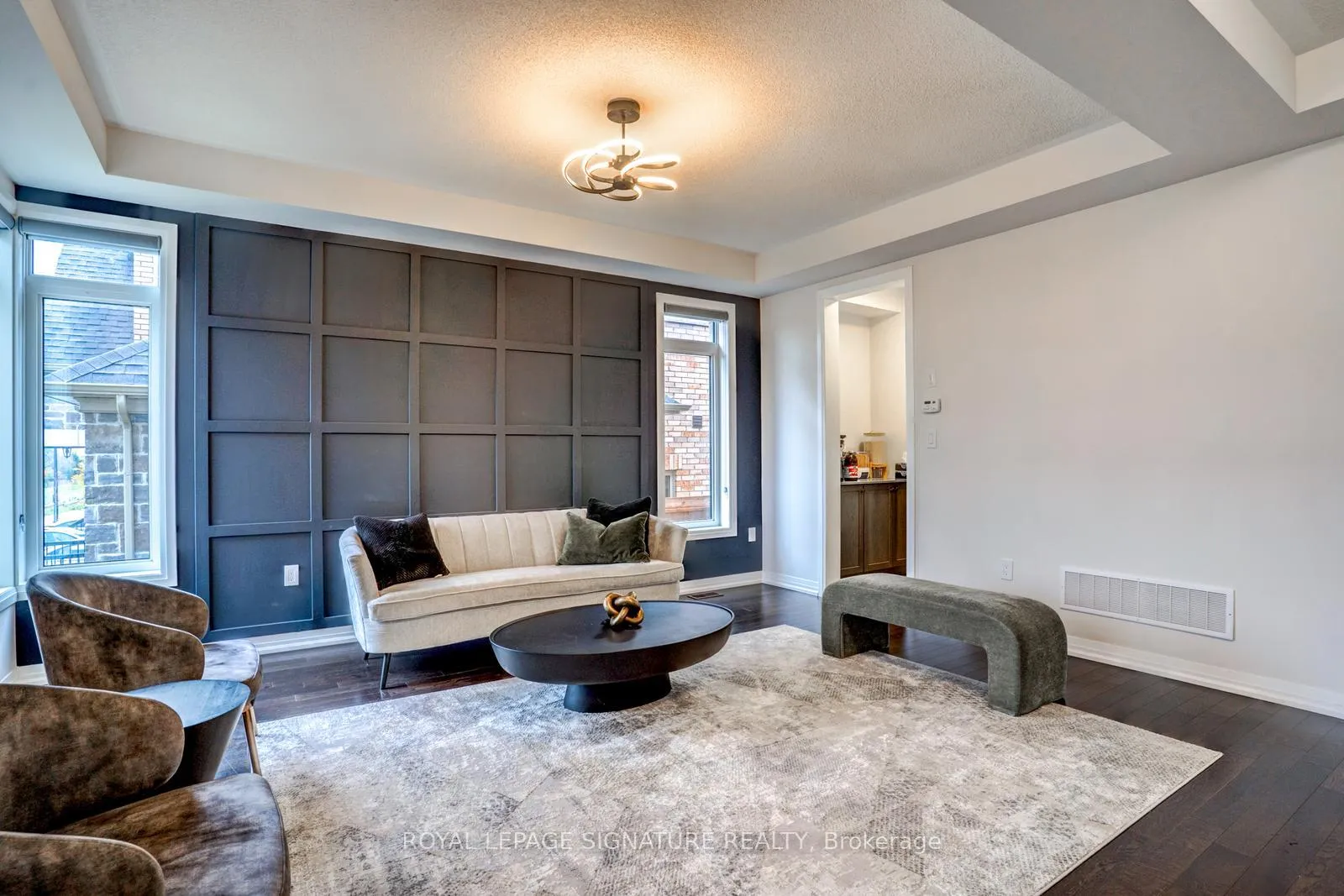 Photo 4 of 99 Bethpage Crescent, Newmarket, Glenway Estates — HOMEH