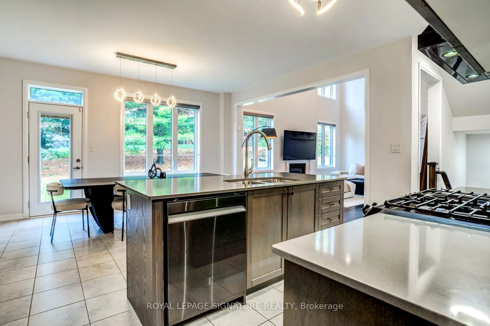Photo 14 of 99 Bethpage Crescent, Newmarket, Glenway Estates — HOMEH