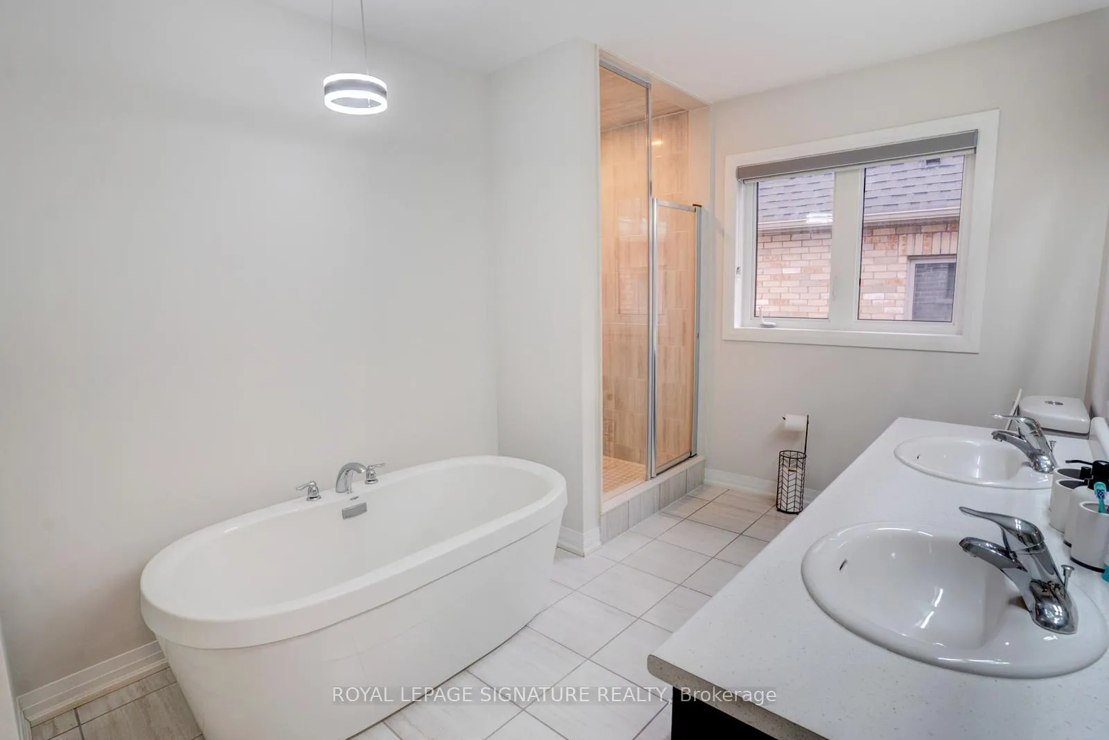 Photo 22 of 99 Bethpage Crescent, Newmarket, Glenway Estates — HOMEH