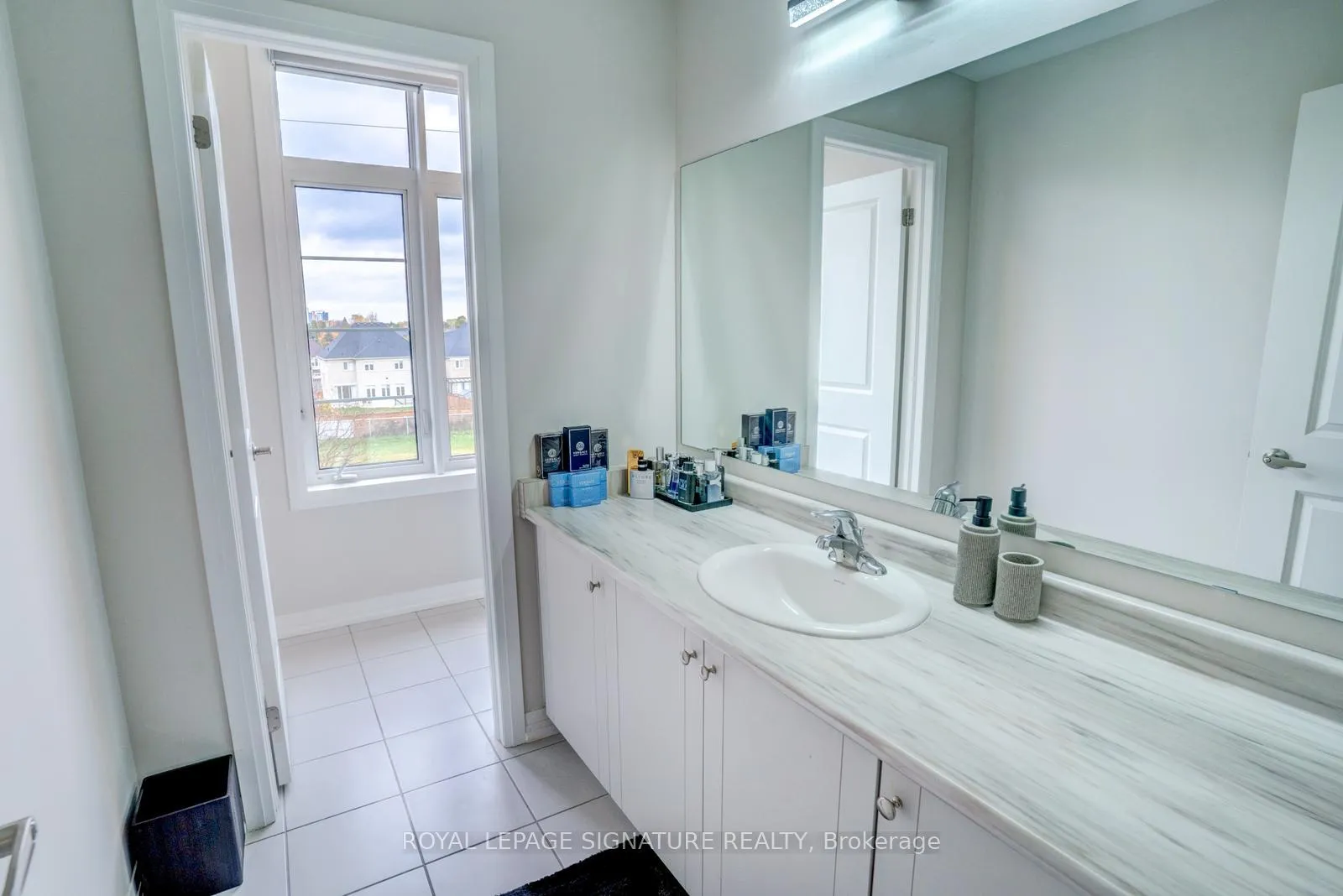 Photo 33 of 99 Bethpage Crescent, Newmarket, Glenway Estates — HOMEH