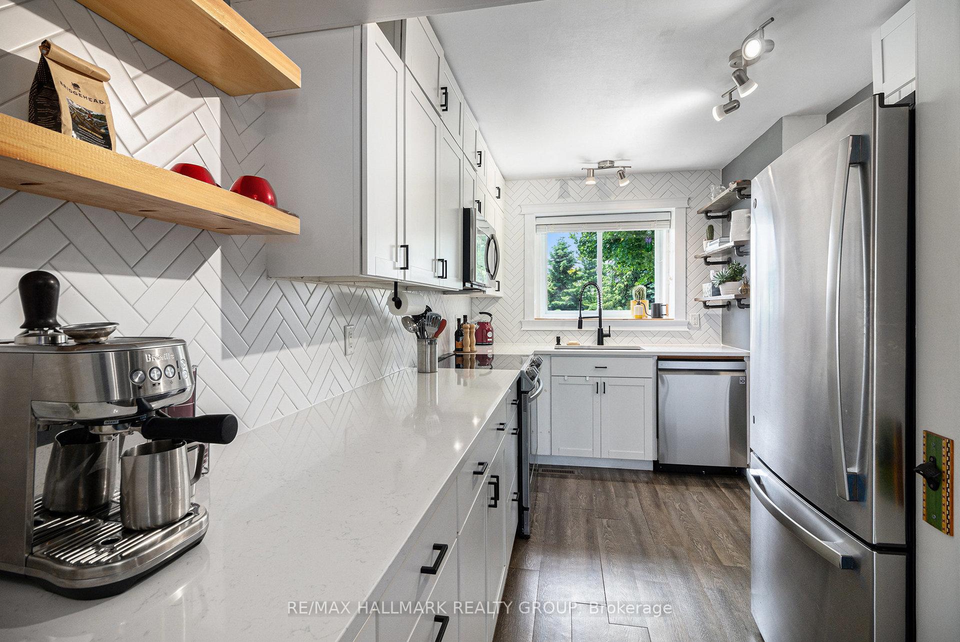 Photo 4 of 1847 Brousseau Crescent, Ottawa, Chateauneuf — HOMEH