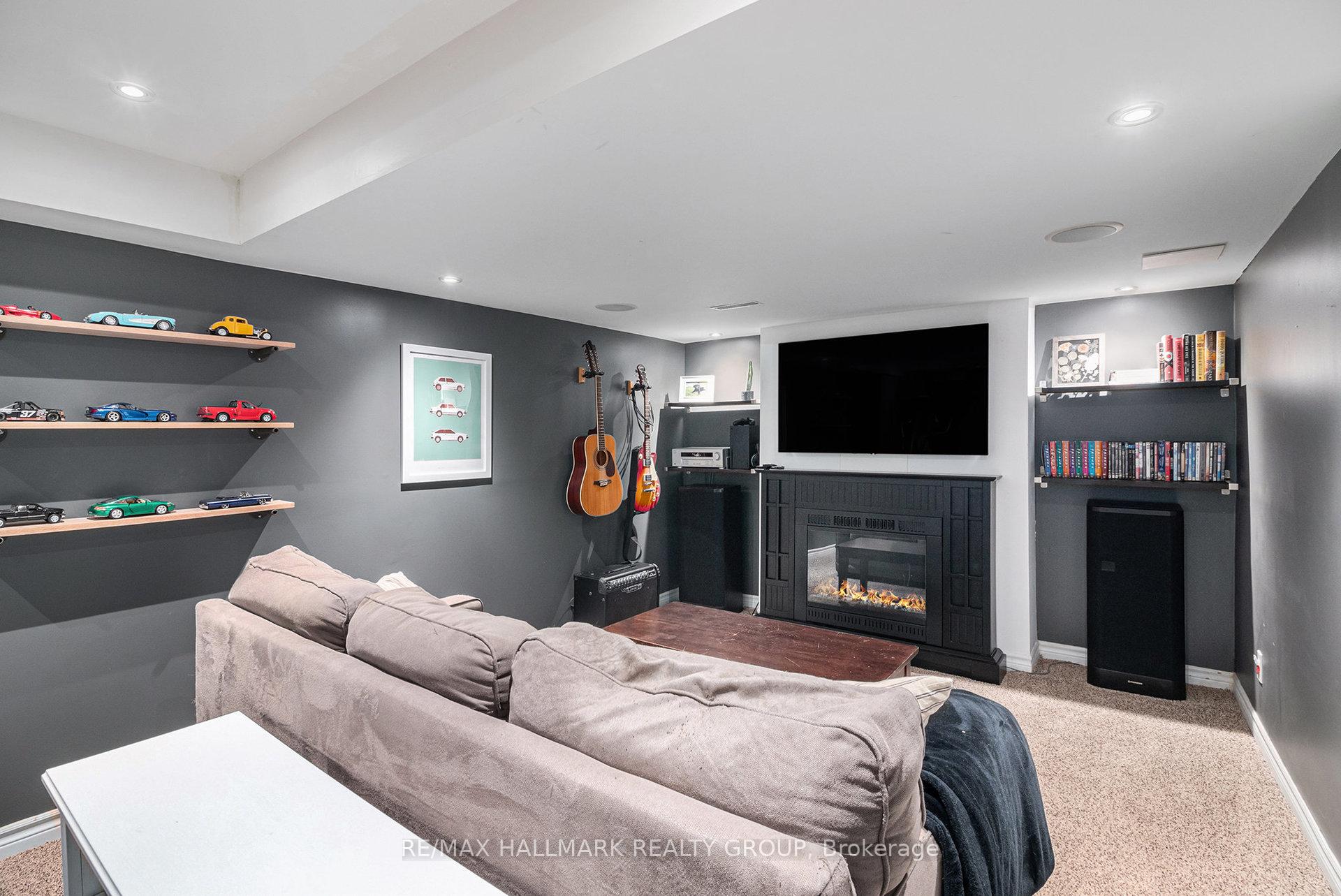 Photo 13 of 1847 Brousseau Crescent, Ottawa, Chateauneuf — HOMEH