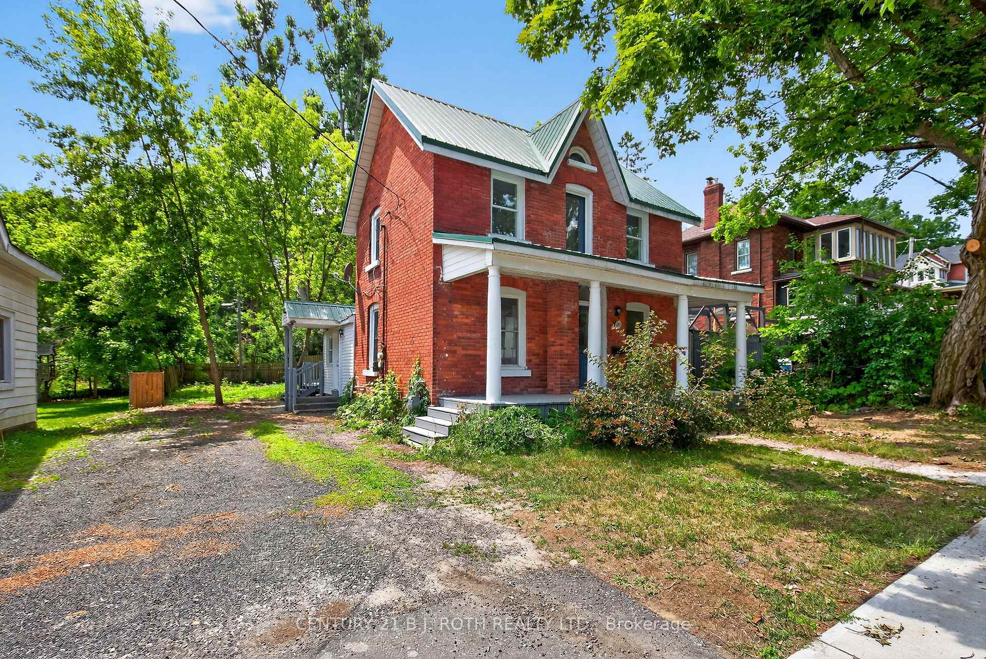 Photo 3 of 153 Laclie Street, Orillia — HOMEH