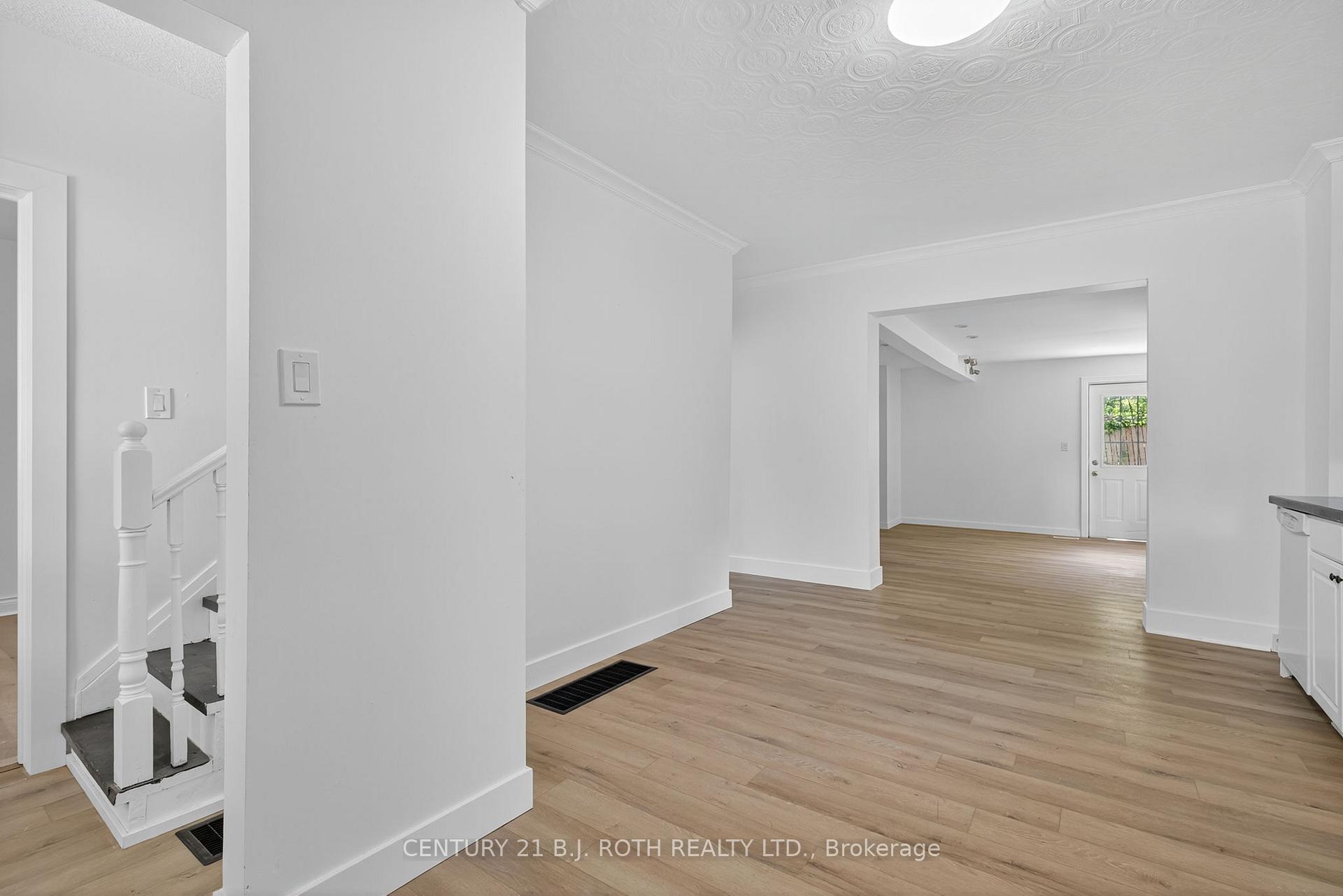 Photo 7 of 153 Laclie Street, Orillia — HOMEH