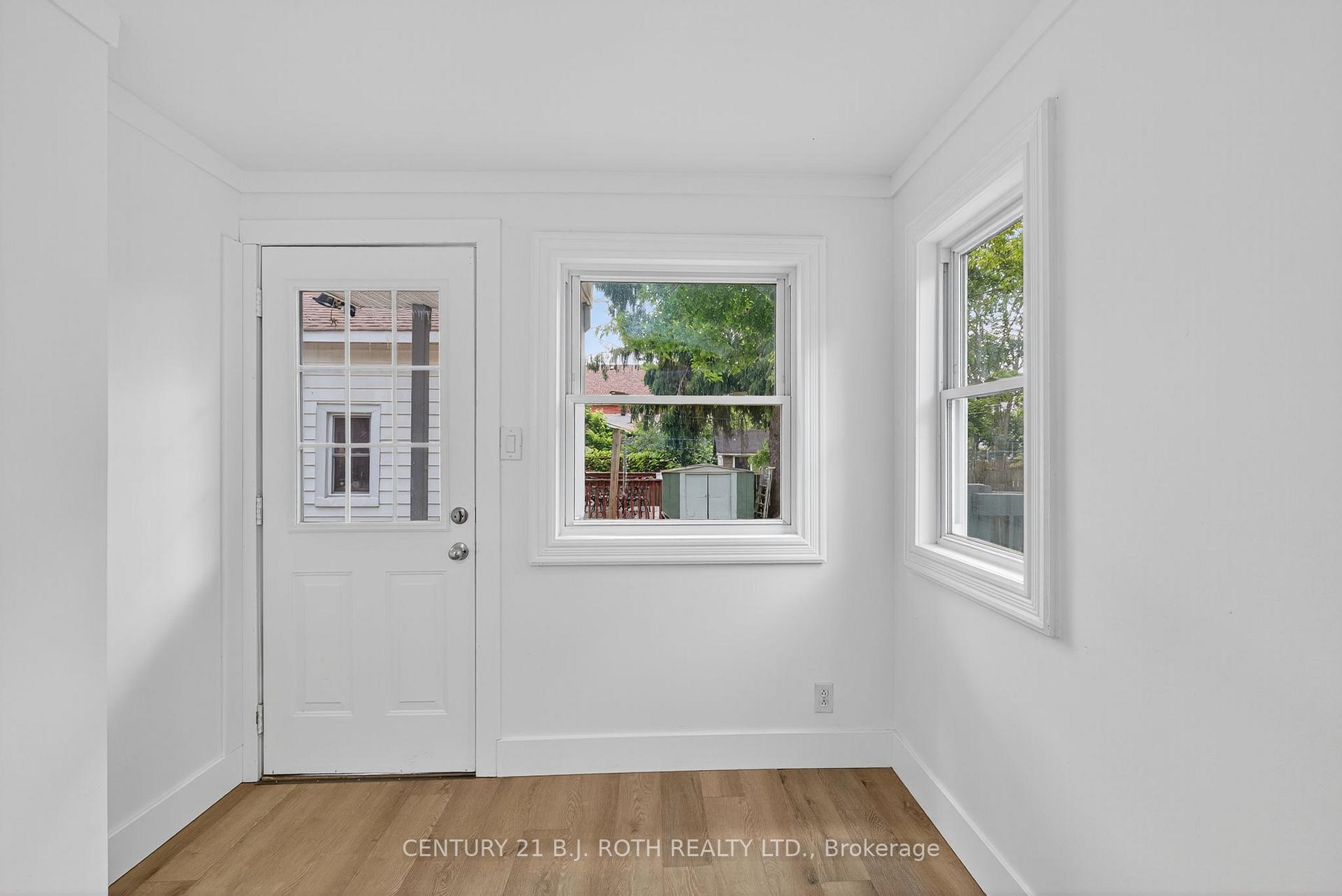 Photo 11 of 153 Laclie Street, Orillia — HOMEH