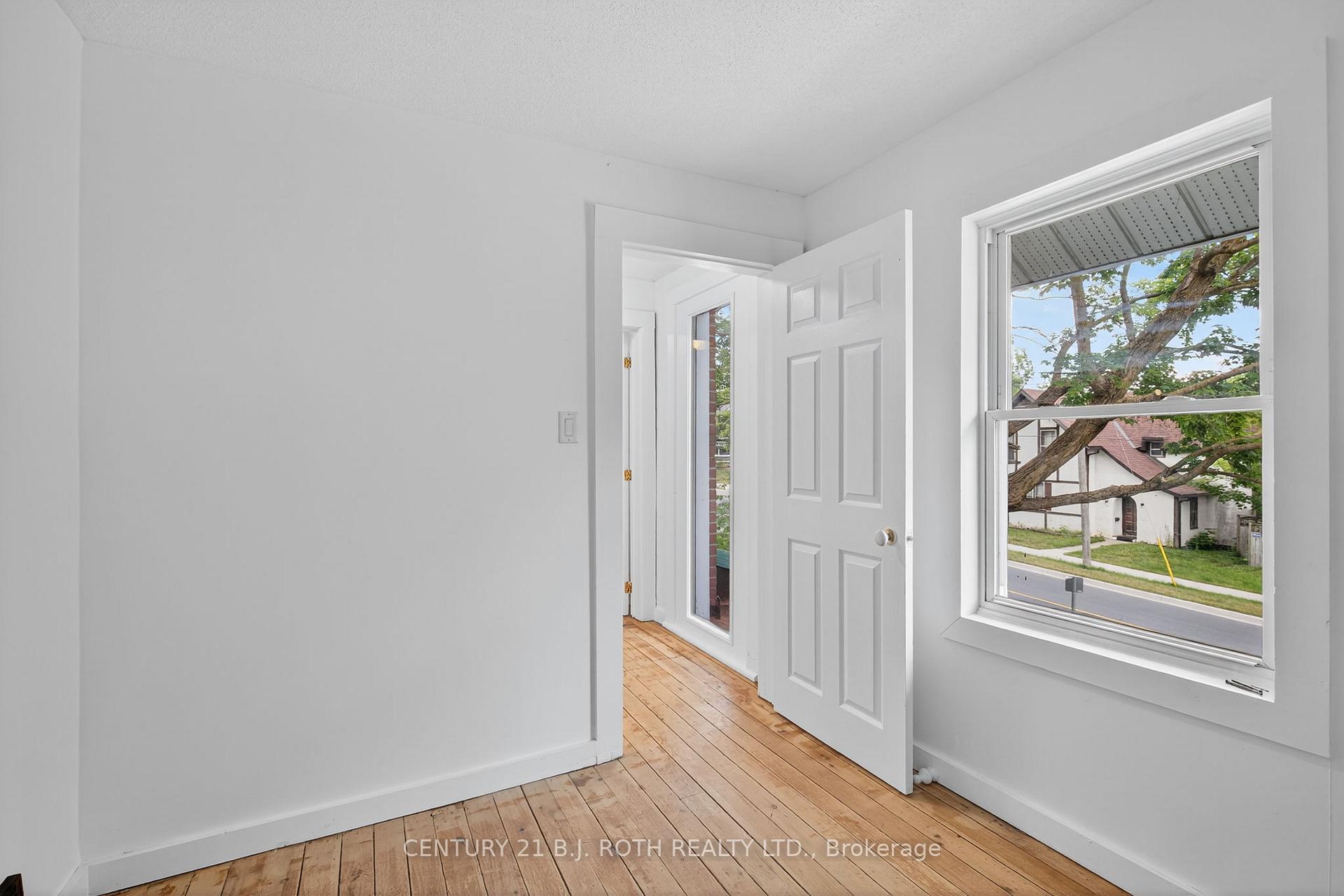 Photo 18 of 153 Laclie Street, Orillia — HOMEH