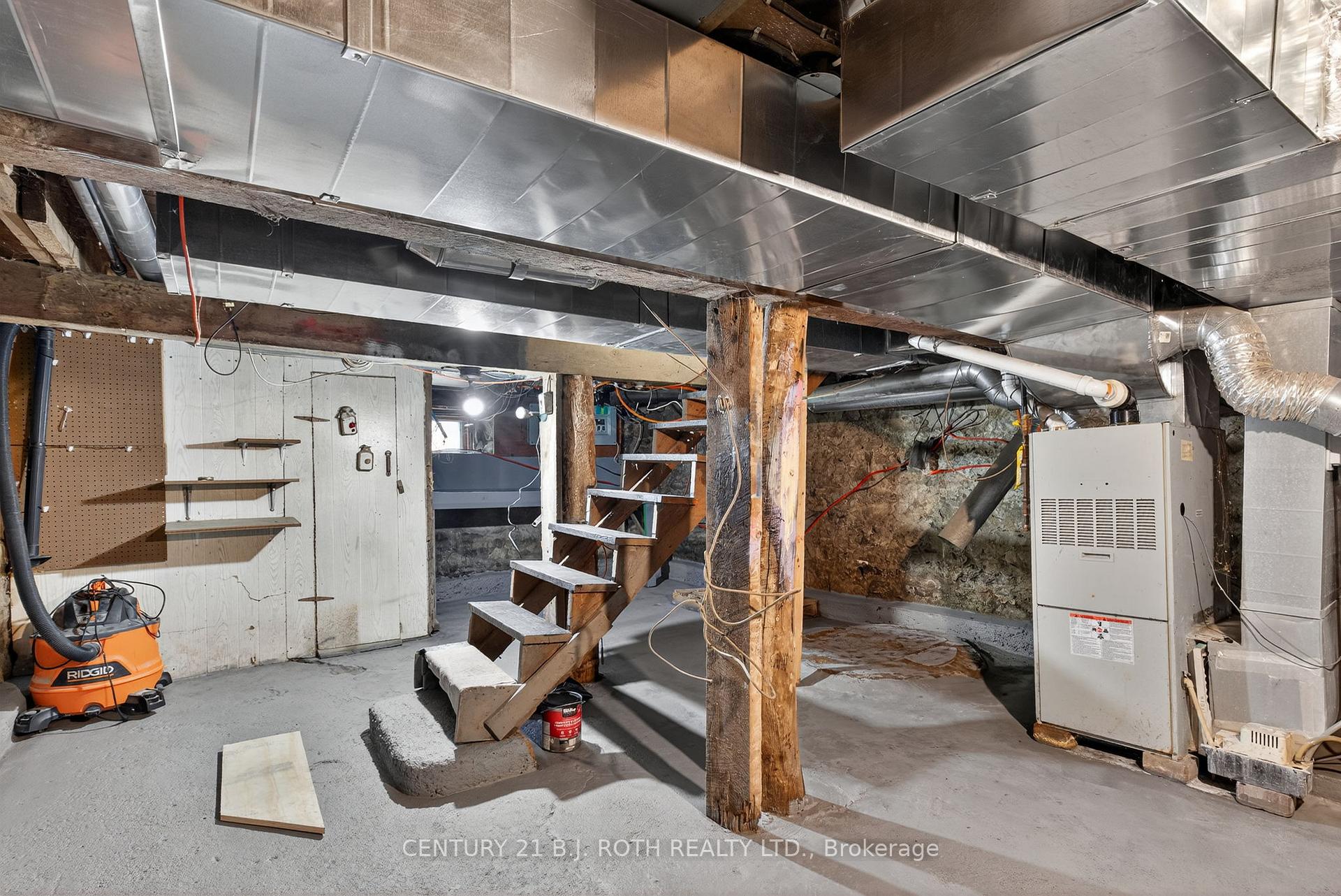 Photo 31 of 153 Laclie Street, Orillia — HOMEH