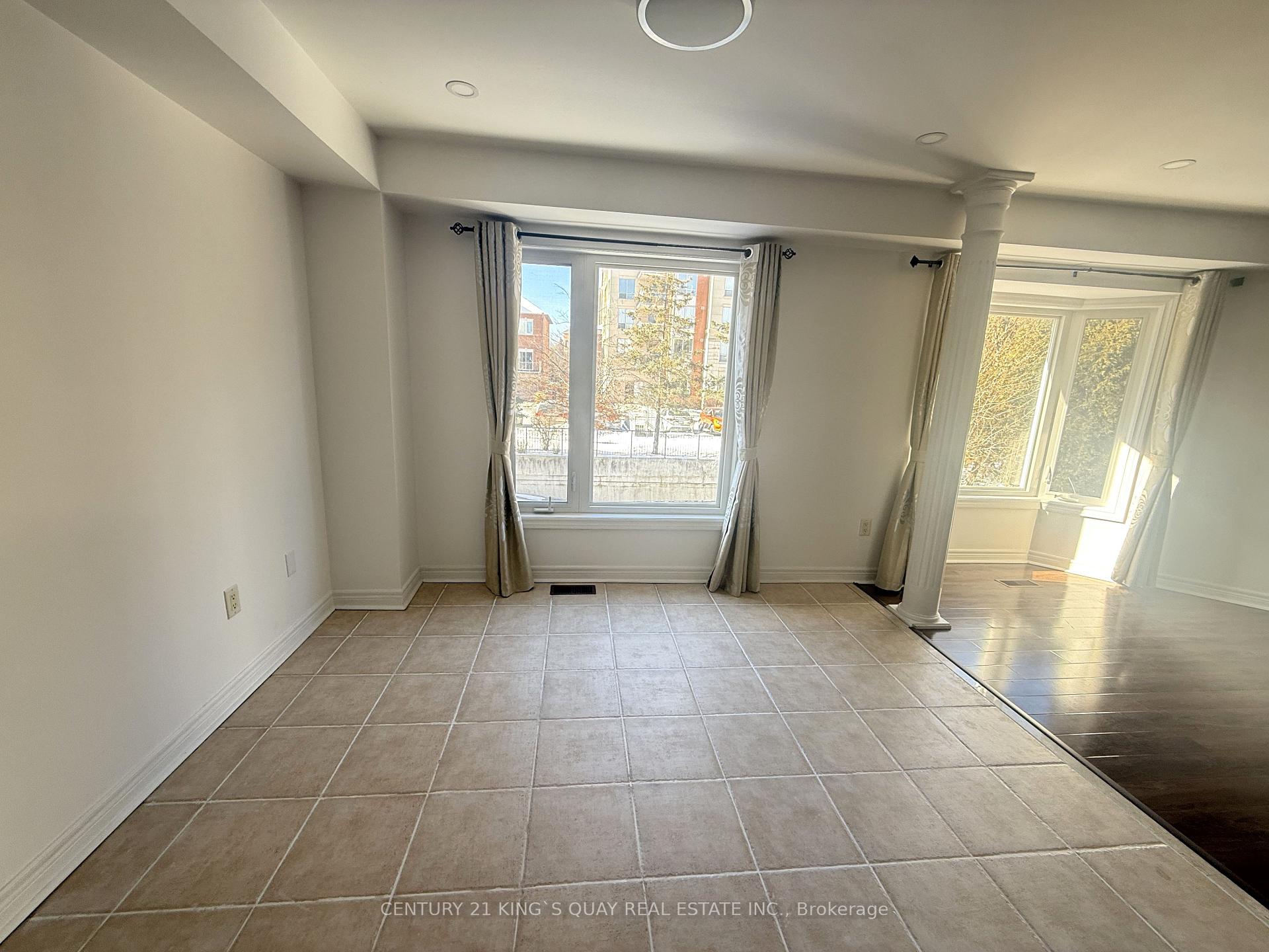 Photo 6 of 112 Leitchcroft Crescent, Markham, Commerce Valley — HOMEH