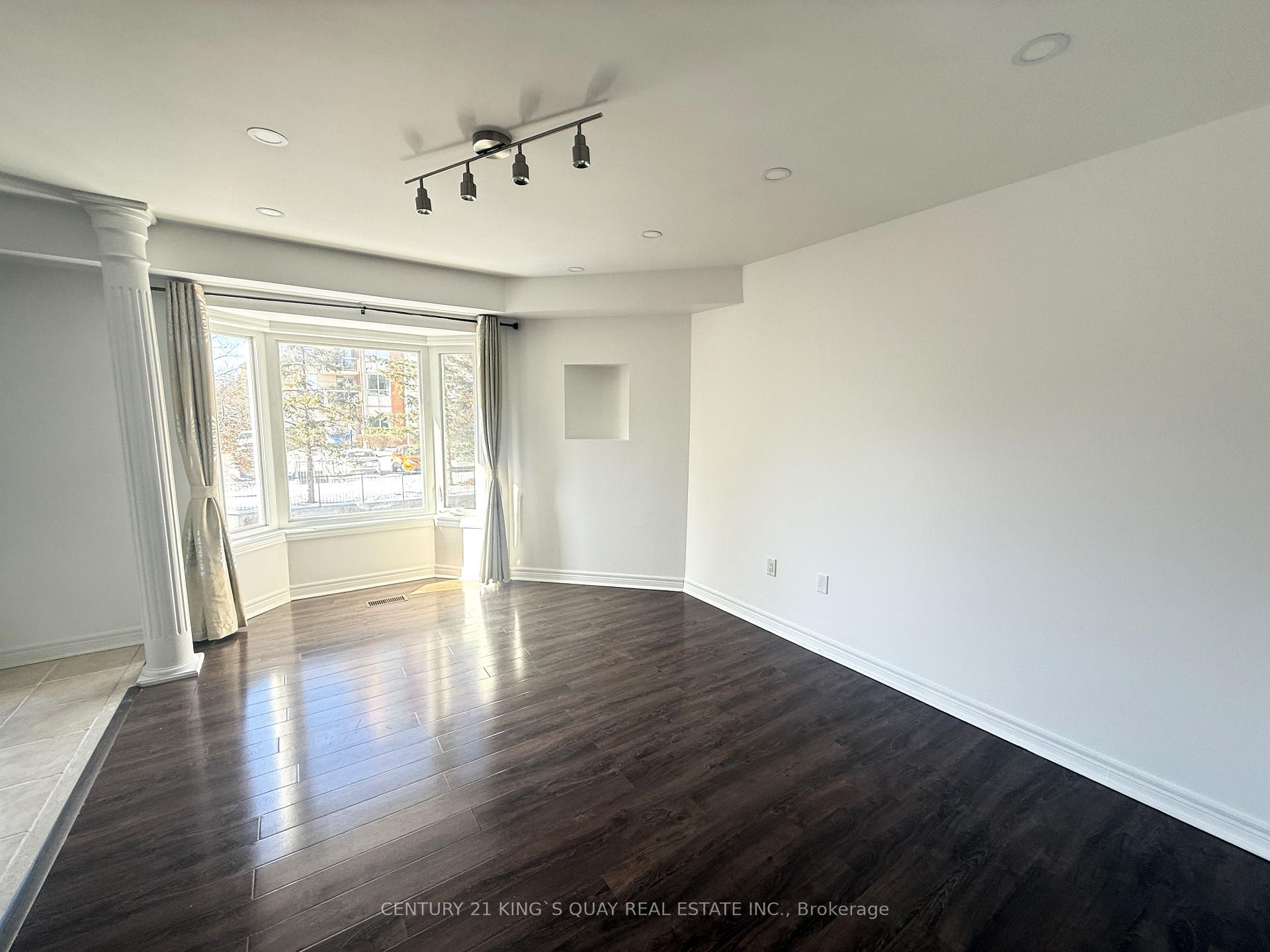 Photo 7 of 112 Leitchcroft Crescent, Markham, Commerce Valley — HOMEH