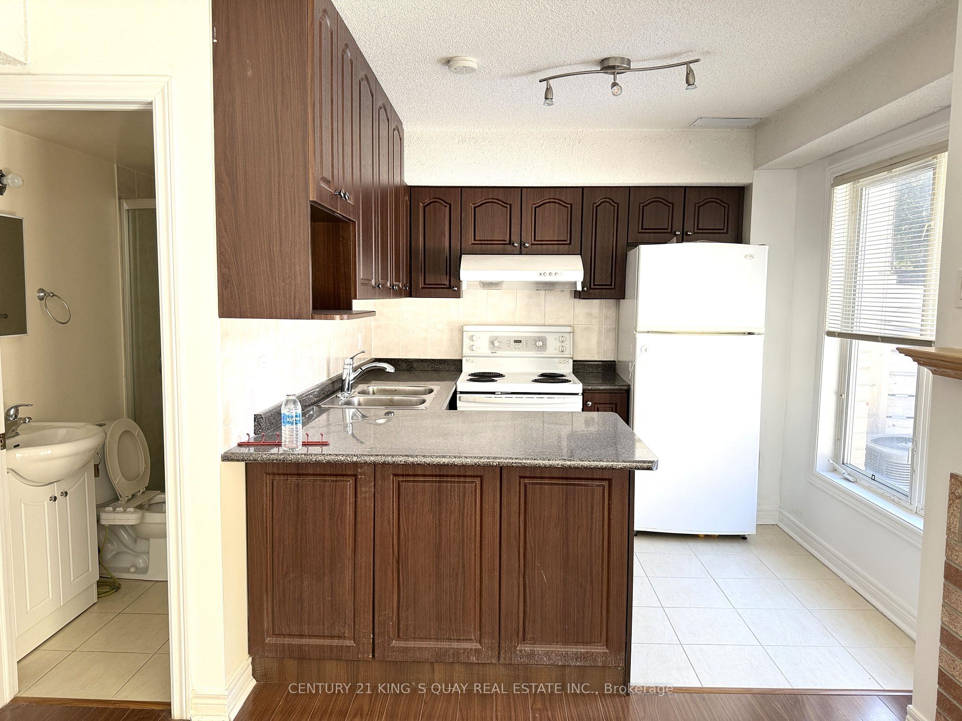 Photo 12 of 112 Leitchcroft Crescent, Markham, Commerce Valley — HOMEH