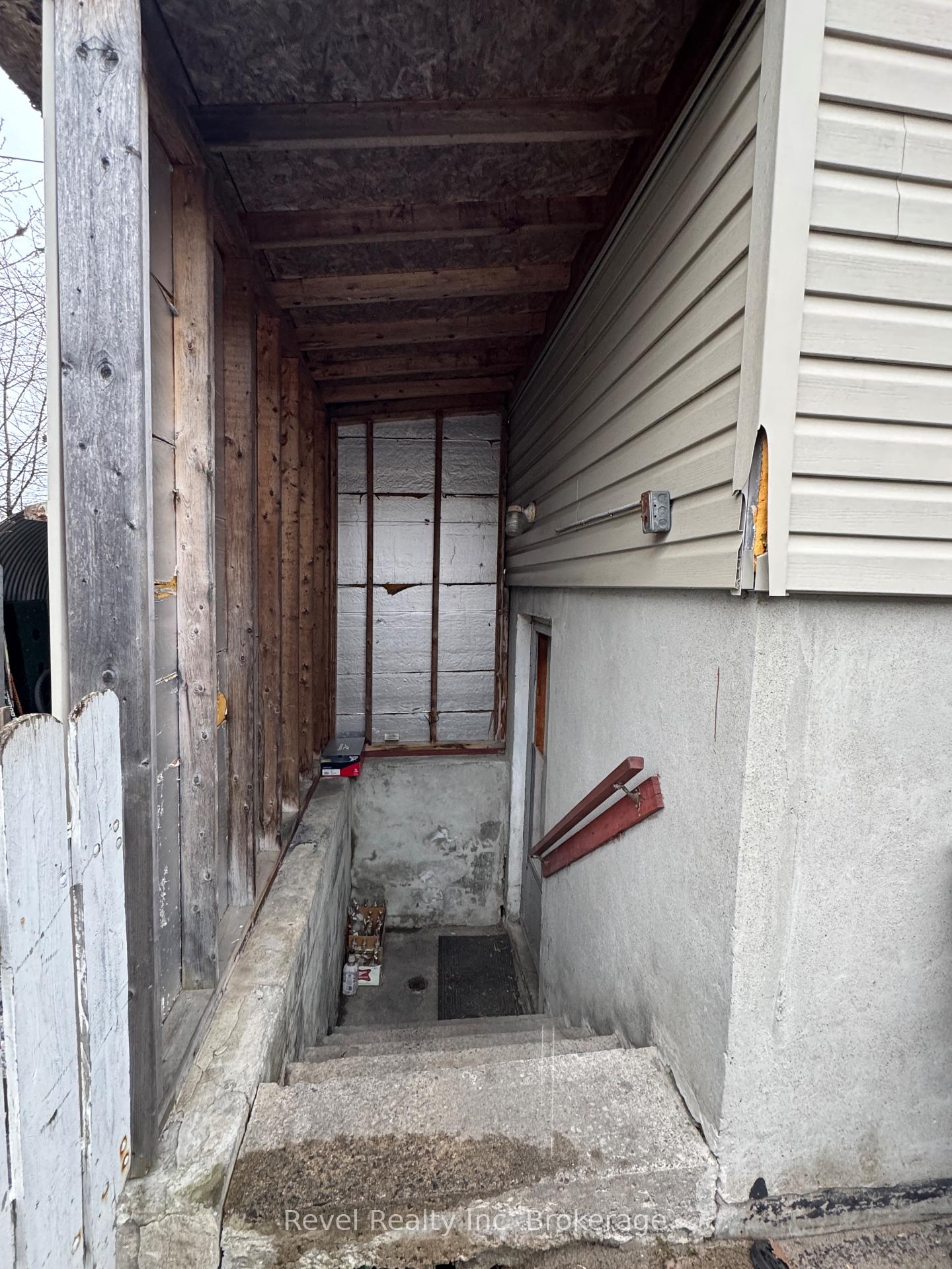 Photo 8 of 162 Princess Street E, North Bay, Central — HOMEH