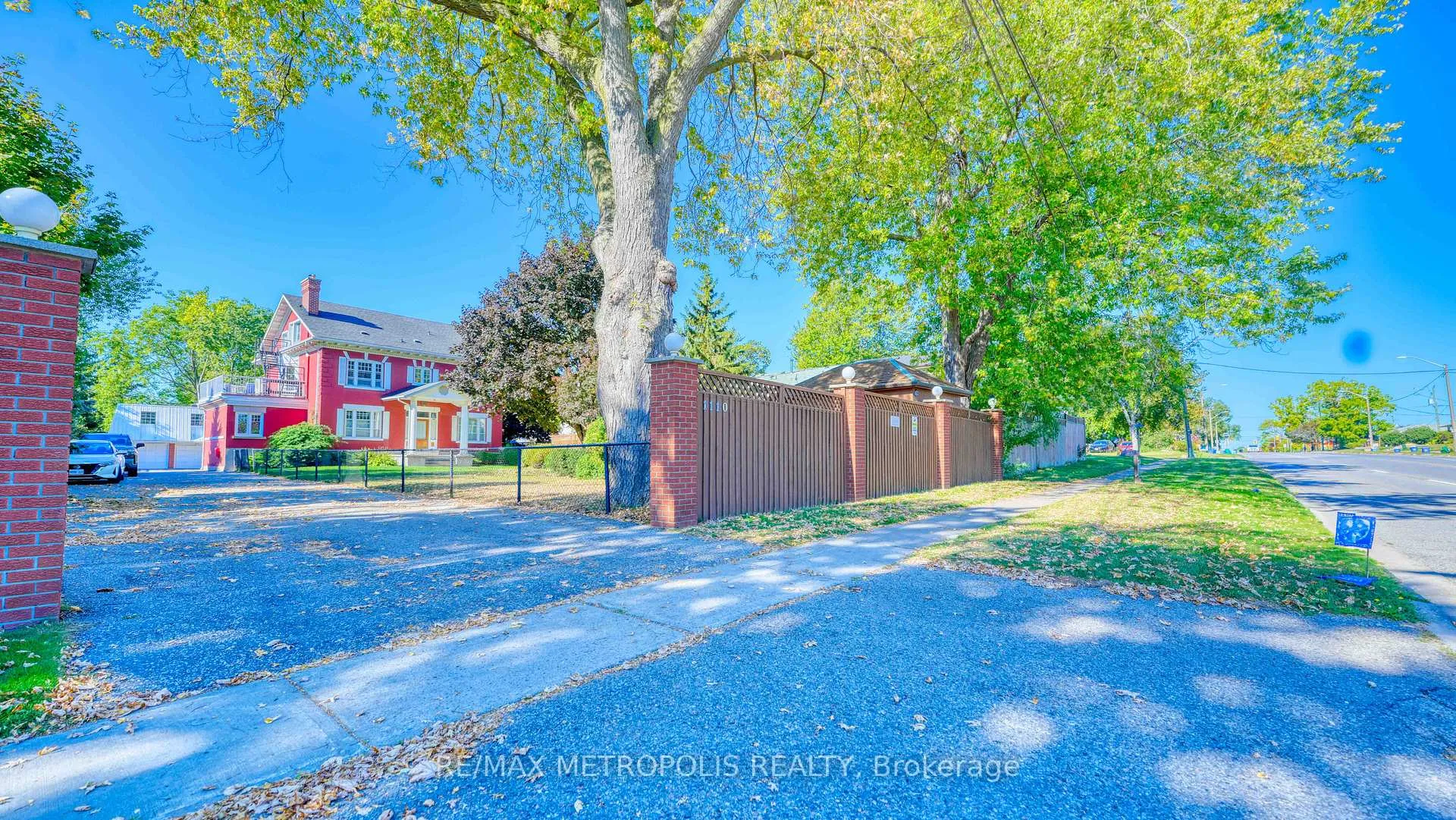 Photo 1 of Unit Upper #3, 1110 Simcoe Street S, Oshawa, Lakeview — HOMEH