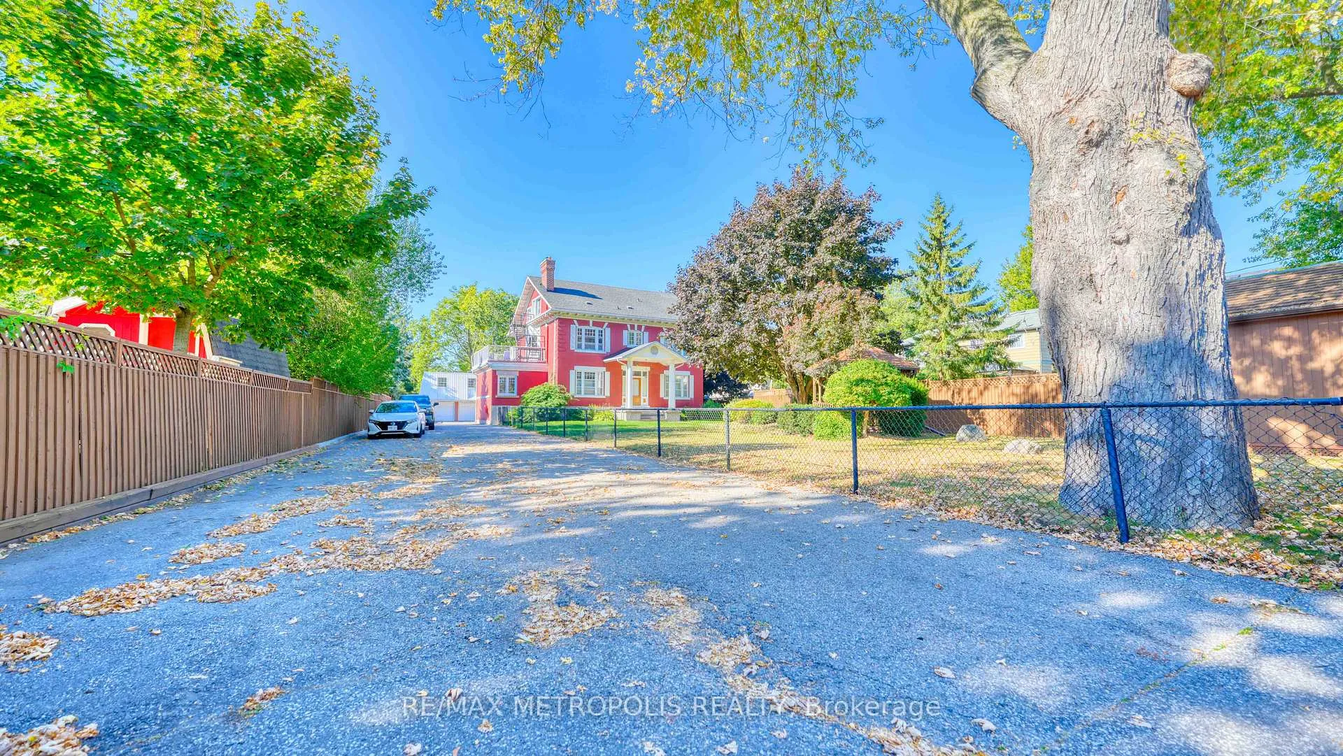 Photo 2 of Unit Upper #3, 1110 Simcoe Street S, Oshawa, Lakeview — HOMEH