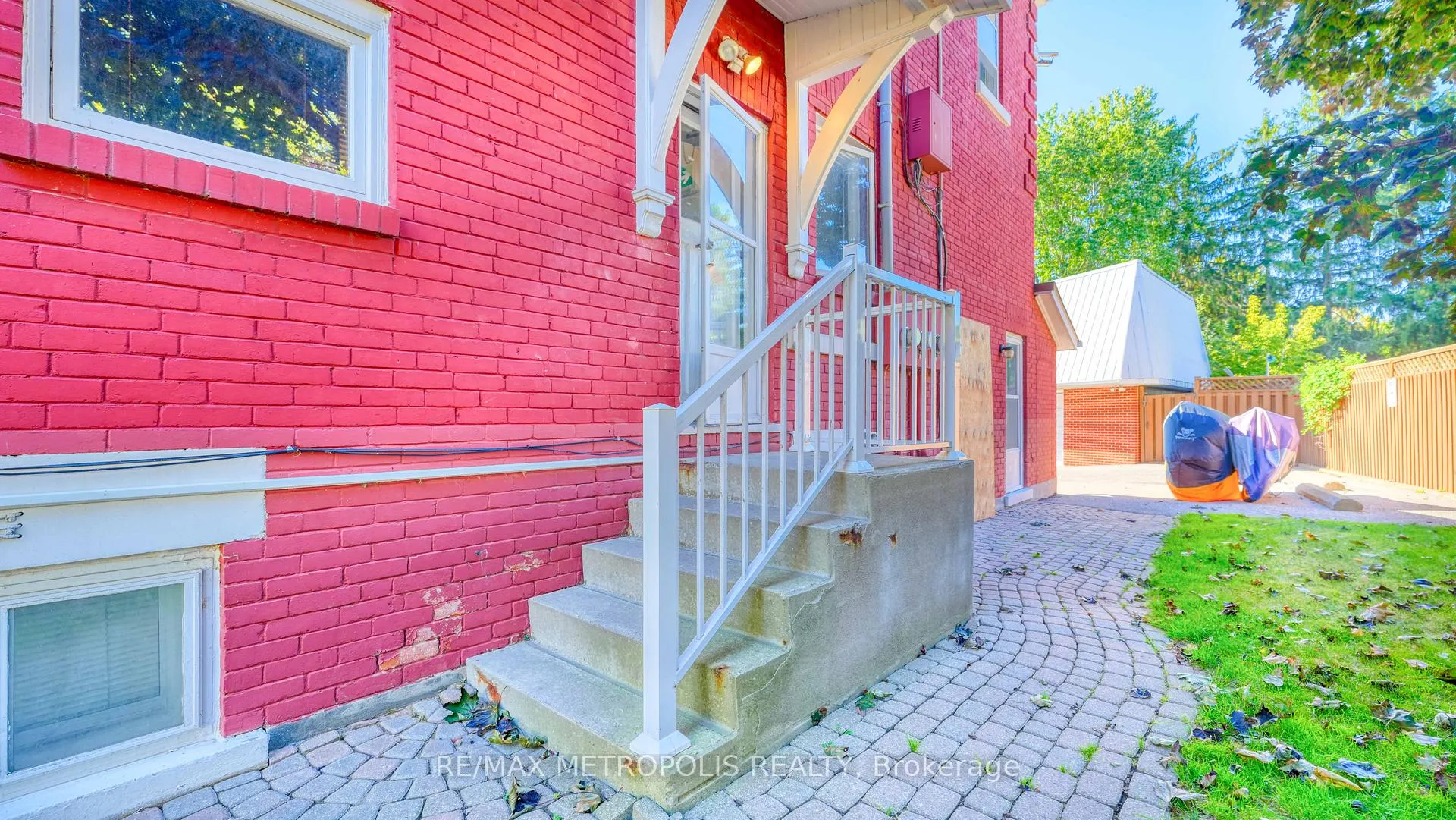 Photo 8 of Unit Upper #3, 1110 Simcoe Street S, Oshawa, Lakeview — HOMEH