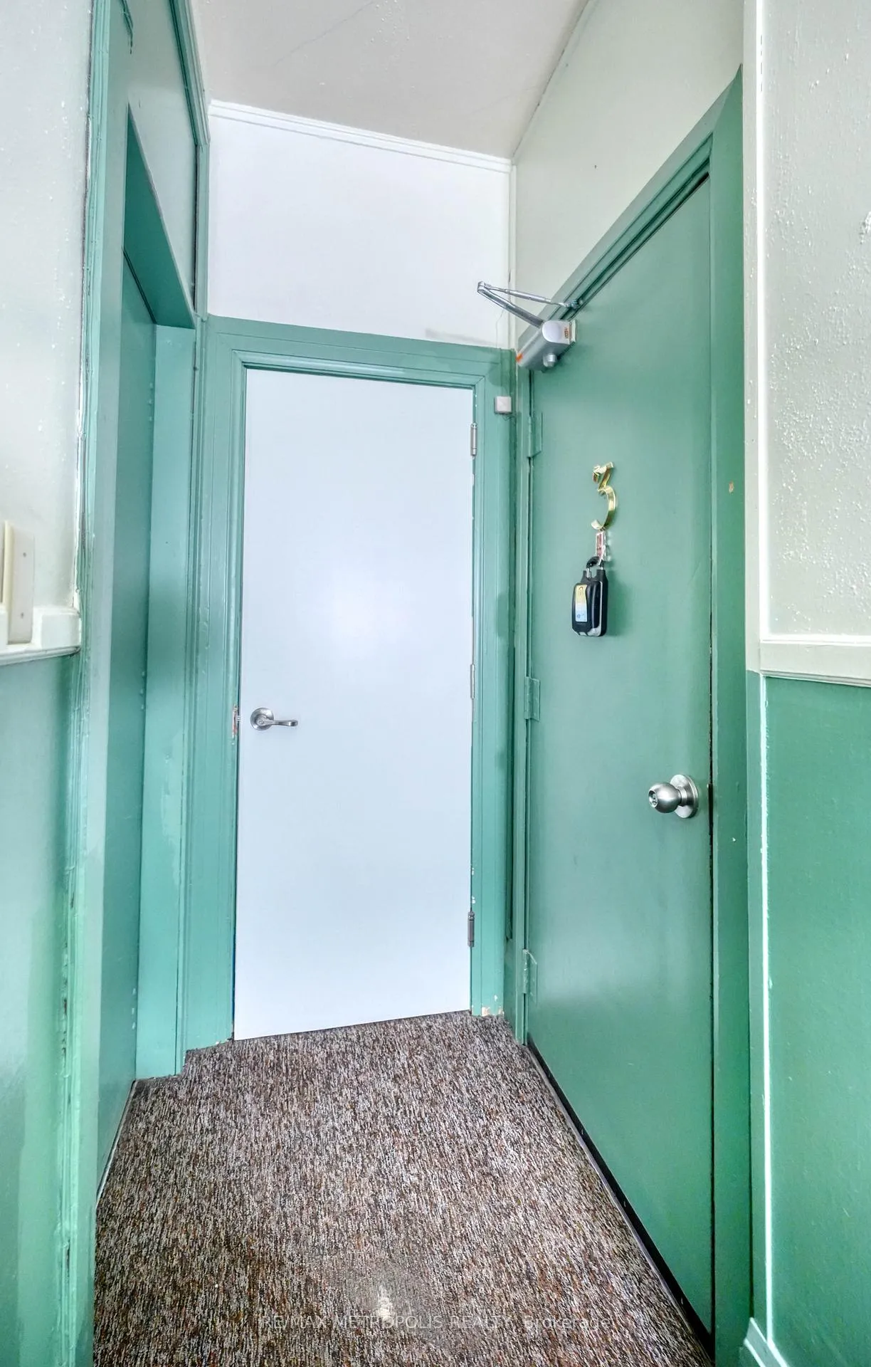 Photo 9 of Unit Upper #3, 1110 Simcoe Street S, Oshawa, Lakeview — HOMEH