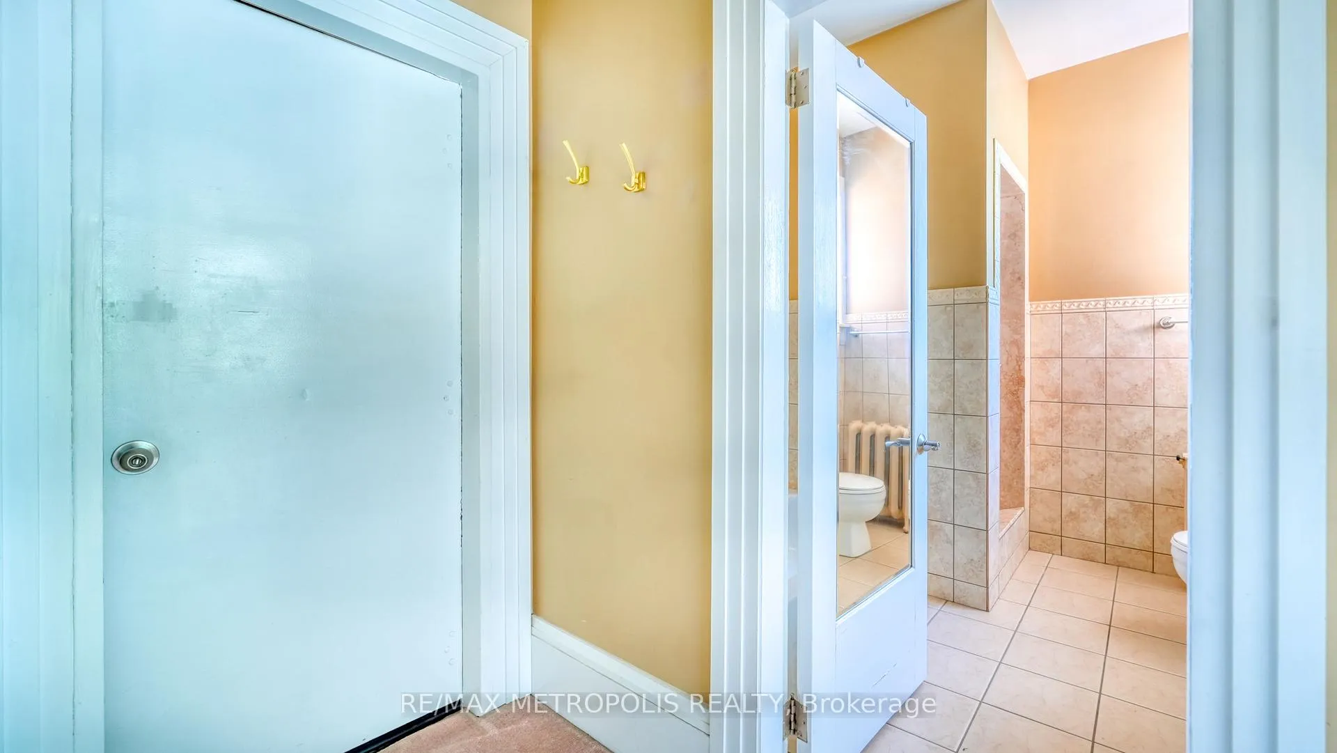 Photo 11 of Unit Upper #3, 1110 Simcoe Street S, Oshawa, Lakeview — HOMEH