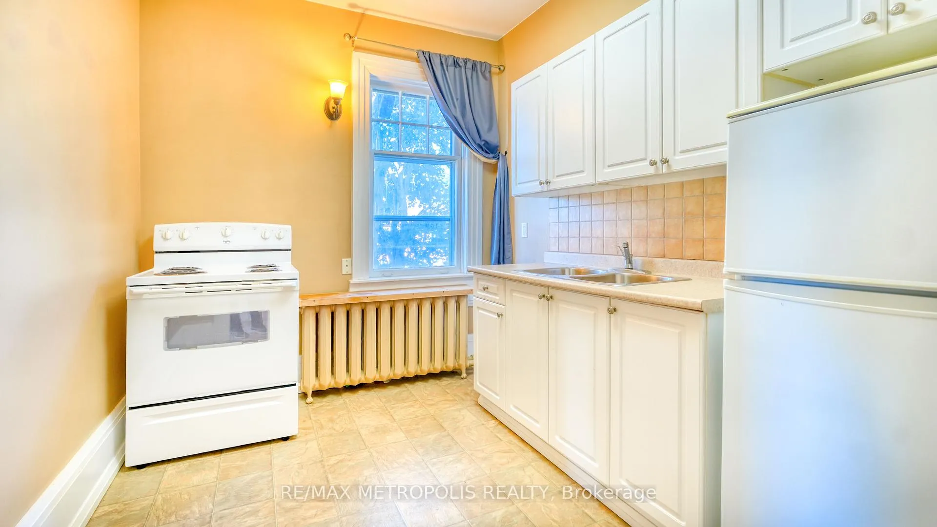 Photo 13 of Unit Upper #3, 1110 Simcoe Street S, Oshawa, Lakeview — HOMEH
