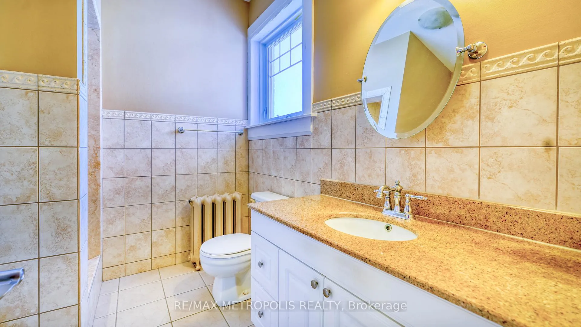 Photo 17 of Unit Upper #3, 1110 Simcoe Street S, Oshawa, Lakeview — HOMEH