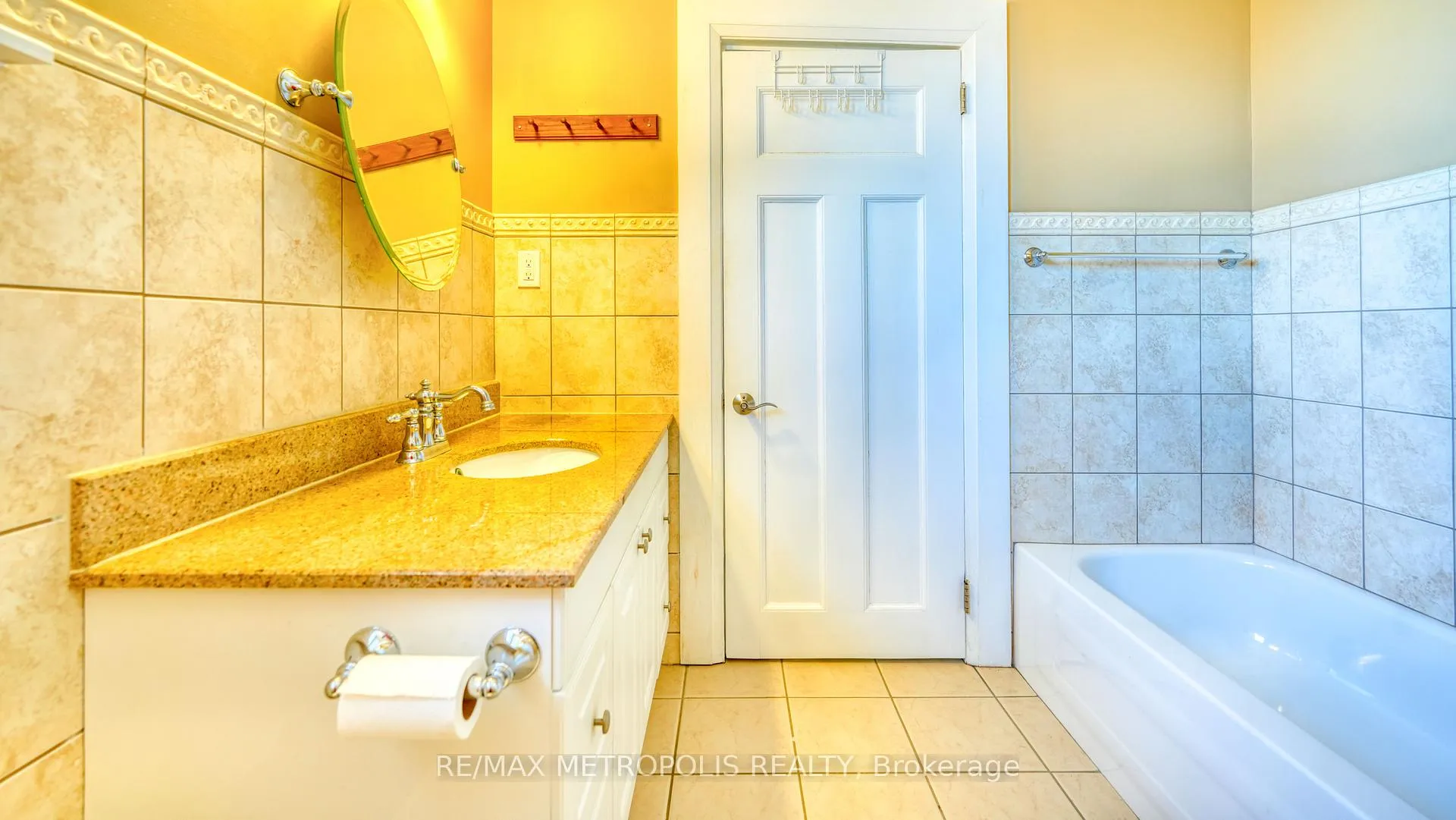 Photo 18 of Unit Upper #3, 1110 Simcoe Street S, Oshawa, Lakeview — HOMEH