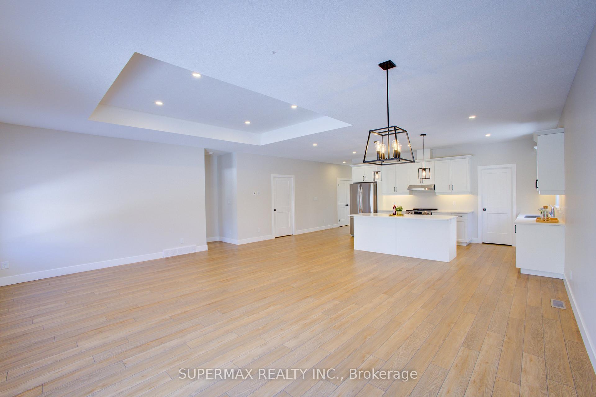 Photo 11 of 1025 Evans Street W, North Perth, Elma — HOMEH