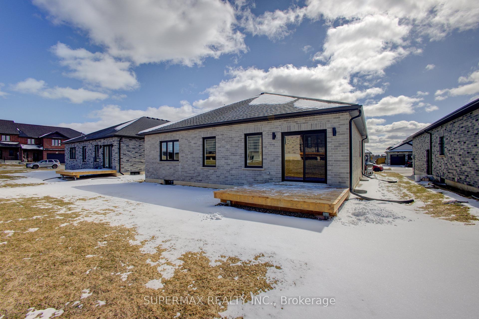 Photo 31 of 1025 Evans Street W, North Perth, Elma — HOMEH