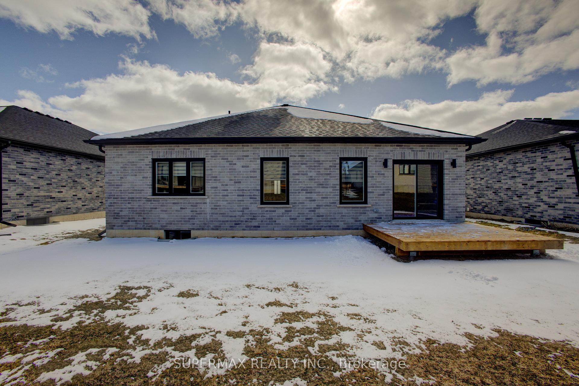 Photo 32 of 1025 Evans Street W, North Perth, Elma — HOMEH