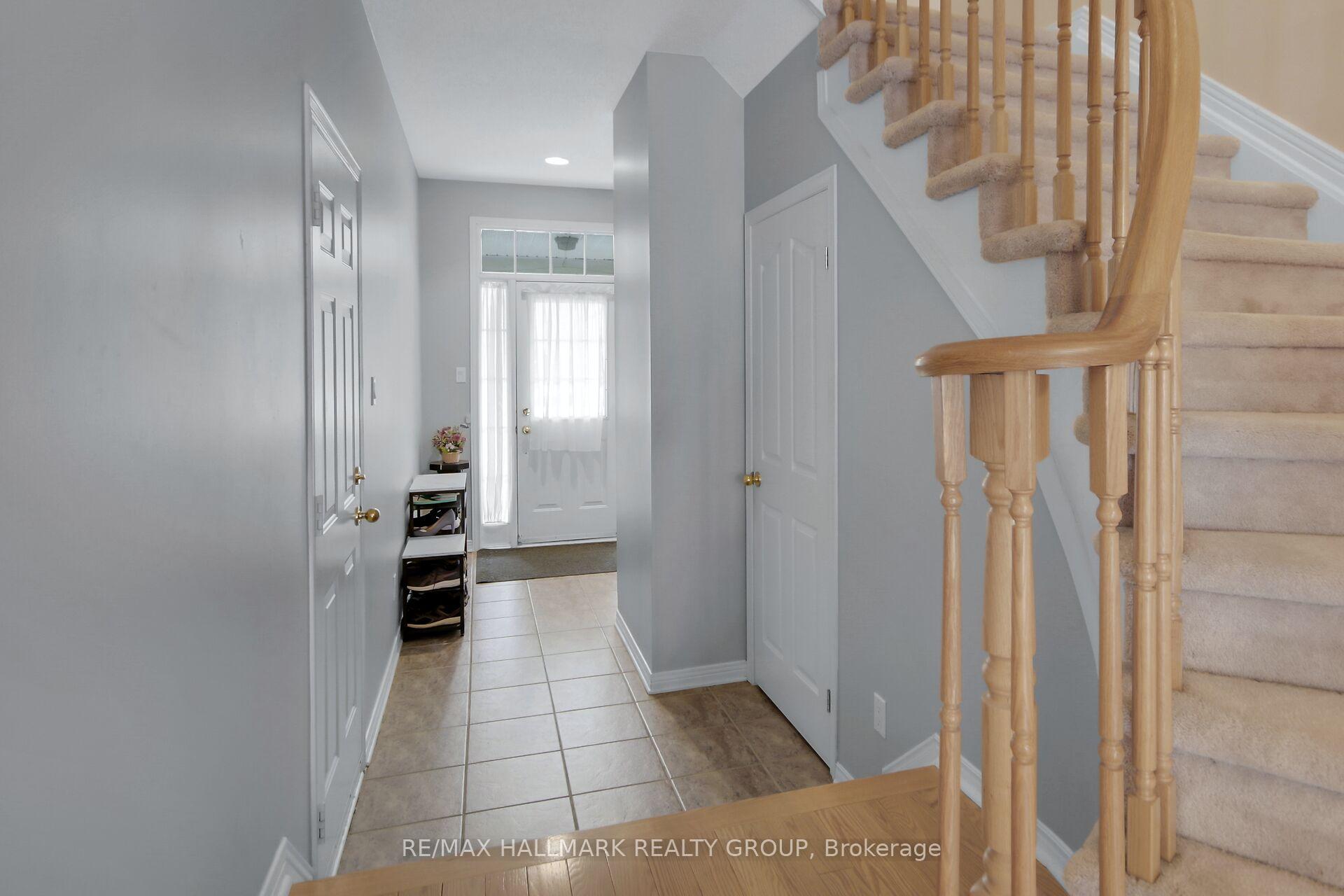 Photo 3 of 957 Lucille Way, Ottawa, Notting Hill/Summerside — HOMEH