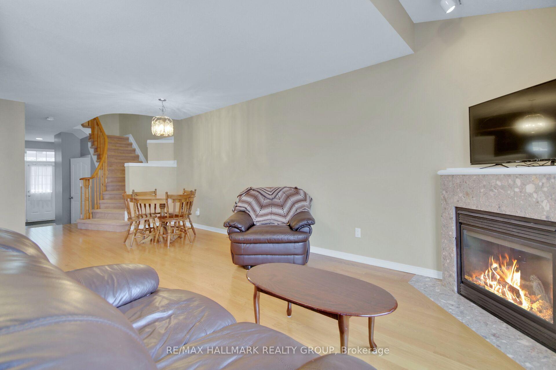 Photo 5 of 957 Lucille Way, Ottawa, Notting Hill/Summerside — HOMEH