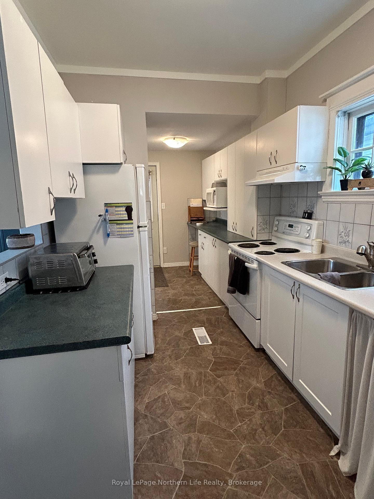 Photo 4 of 1022 Maher Street, North Bay, Central — HOMEH