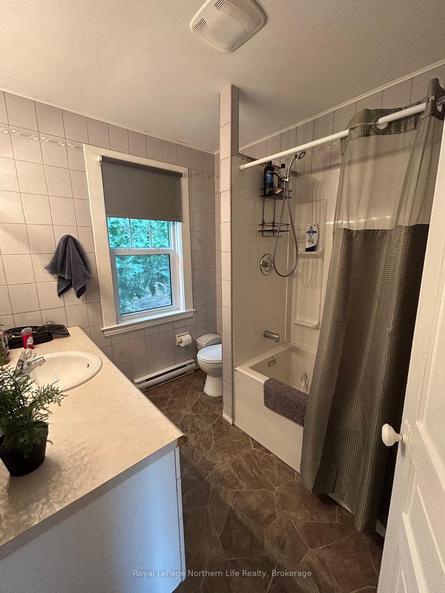 Photo 8 of 1022 Maher Street, North Bay, Central — HOMEH