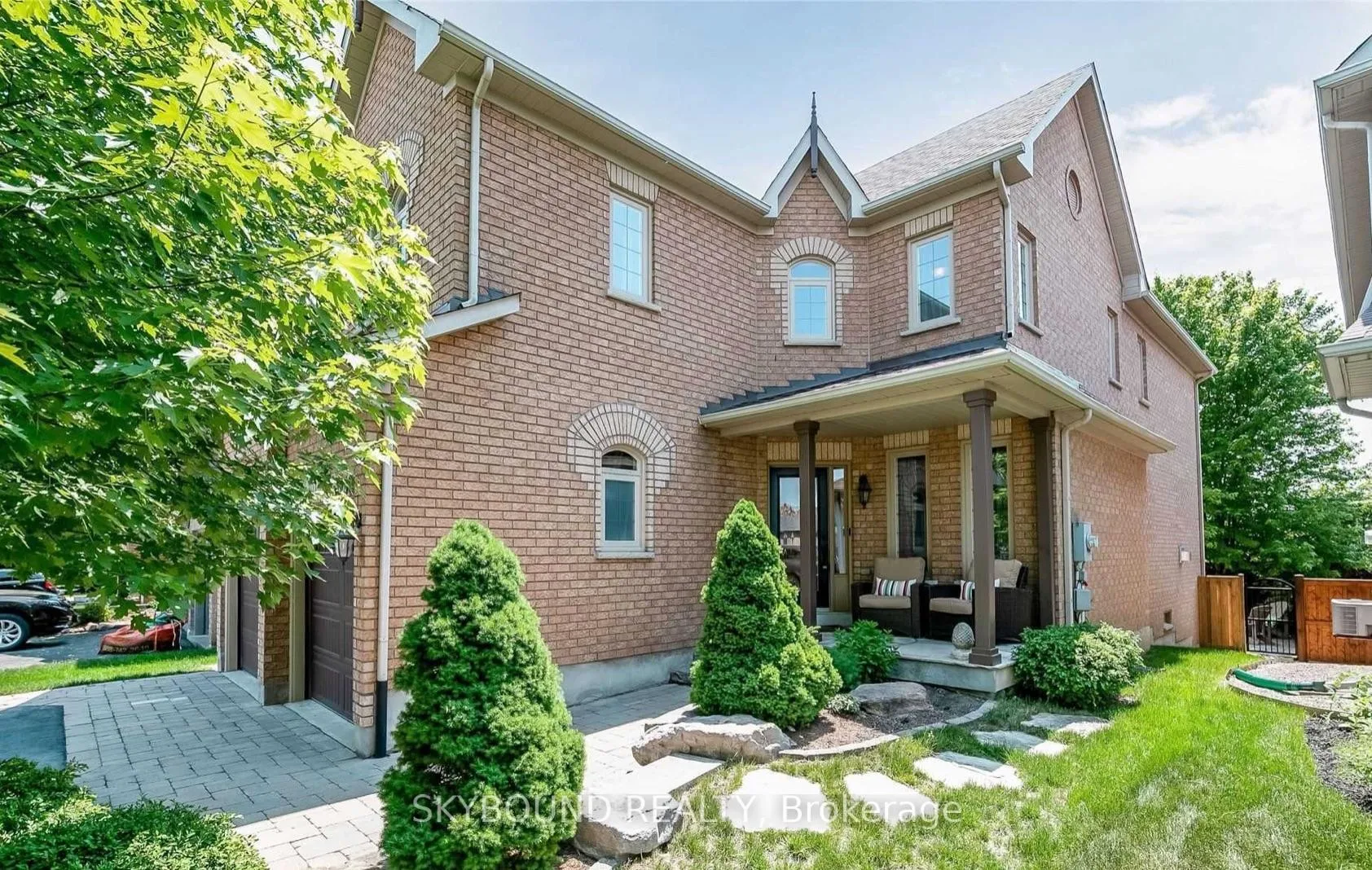 Photo 2 of Unit Basement, 290 Paxton Crescent, Newmarket, Summerhill Estates — HOMEH