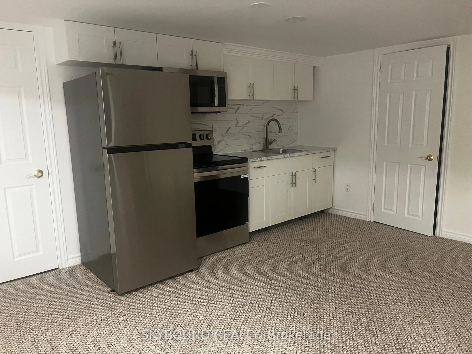 Photo 4 of Unit Basement, 290 Paxton Crescent, Newmarket, Summerhill Estates — HOMEH