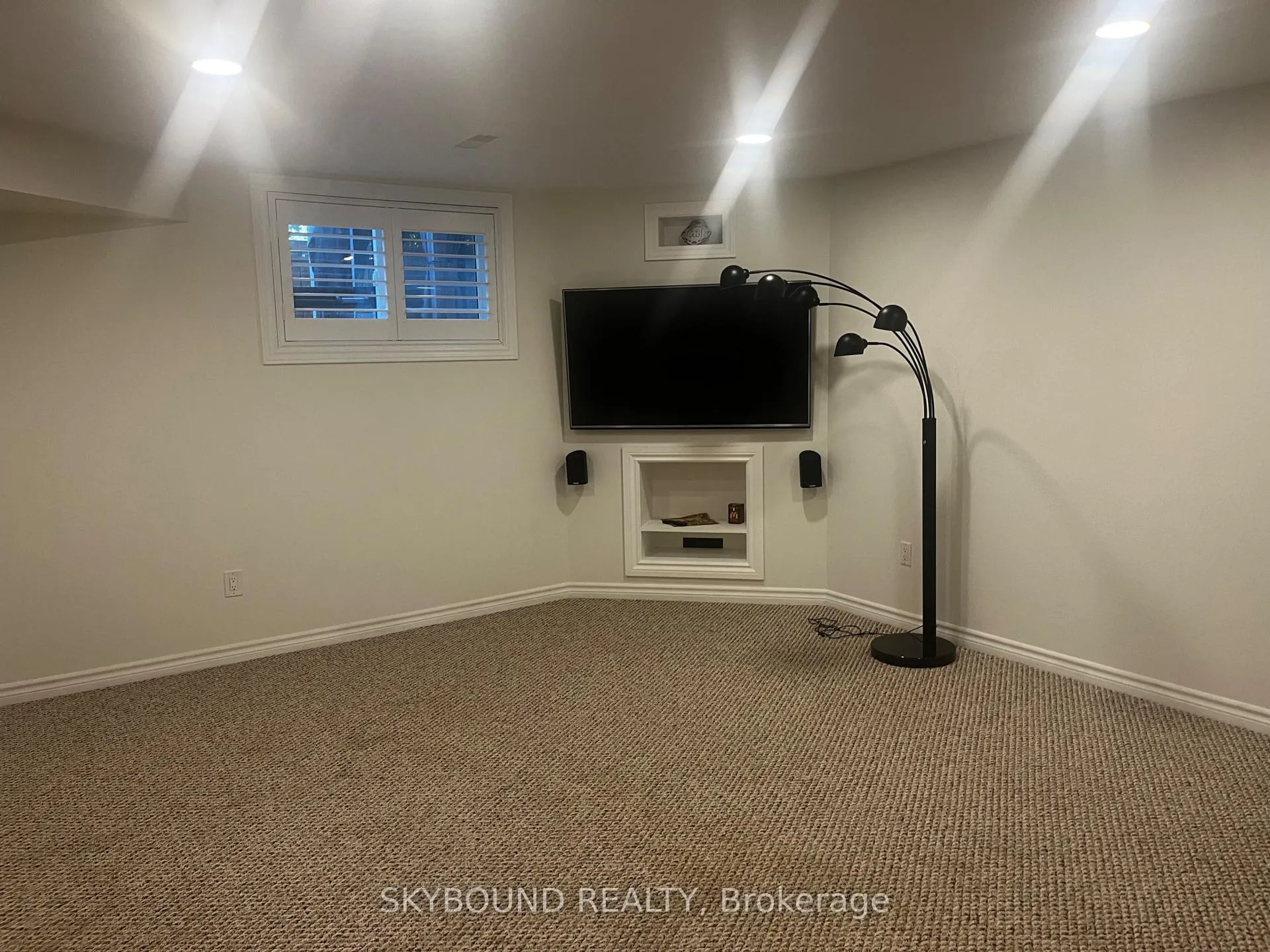 Photo 7 of Unit Basement, 290 Paxton Crescent, Newmarket, Summerhill Estates — HOMEH
