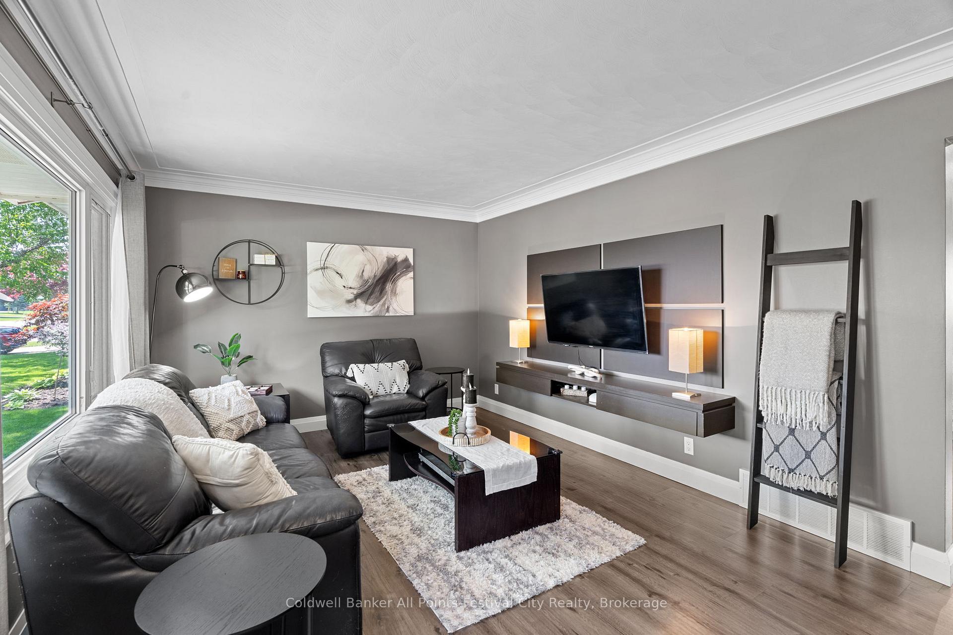 Photo 6 of 461 Maple Avenue N, North Perth, Listowel — HOMEH