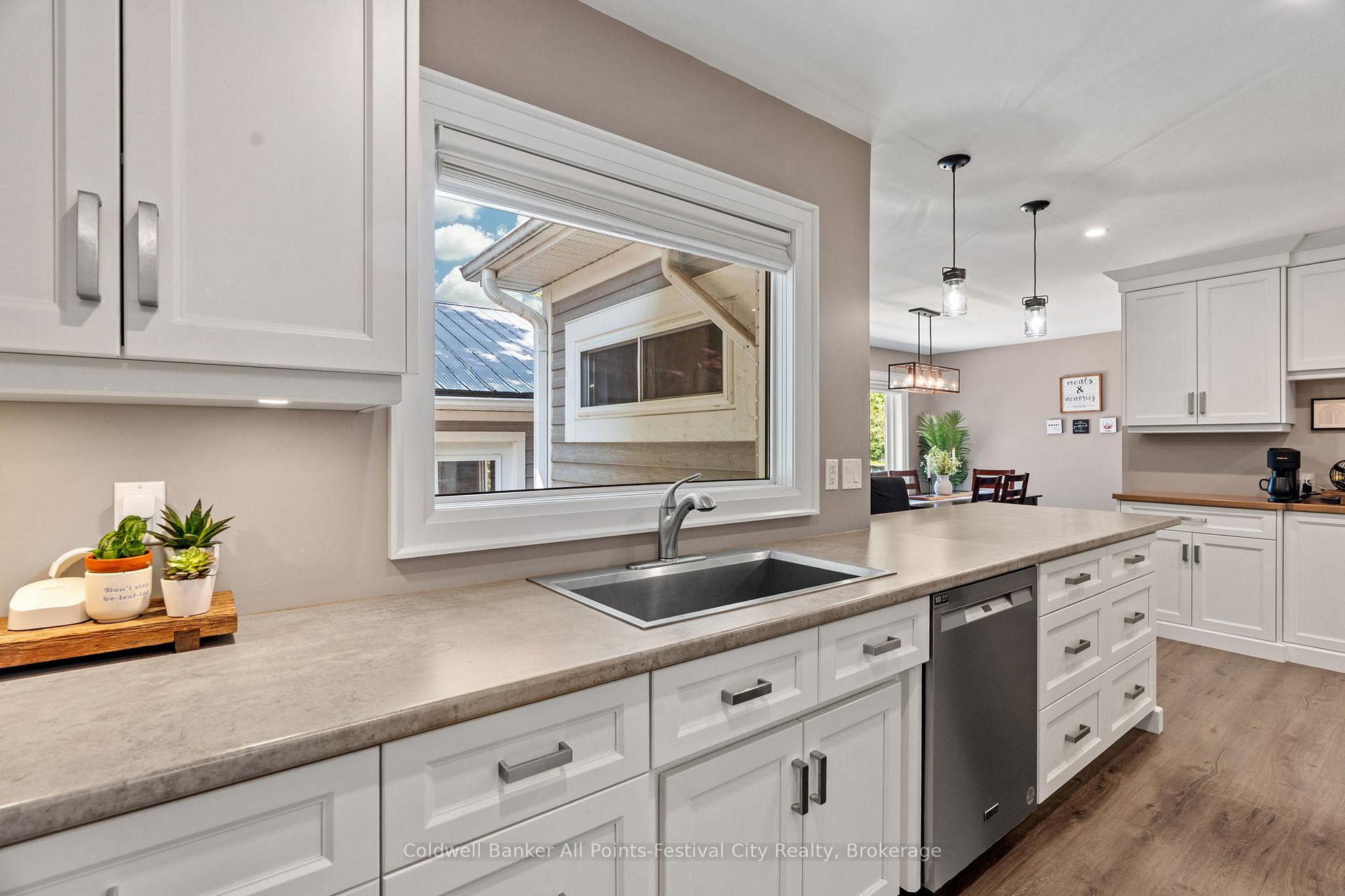 Photo 12 of 461 Maple Avenue N, North Perth, Listowel — HOMEH