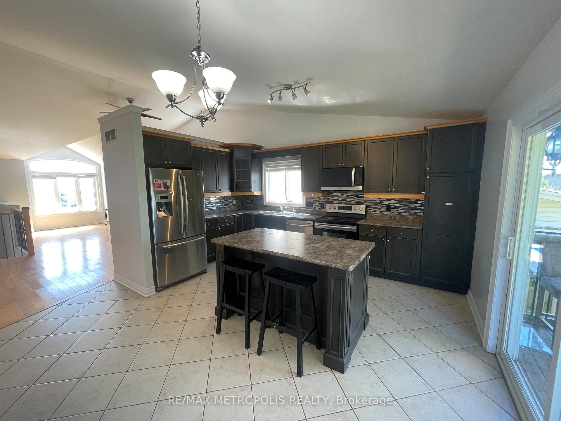 Photo 6 of 6871 St Michael Avenue, Niagara Falls, Forestview — HOMEH
